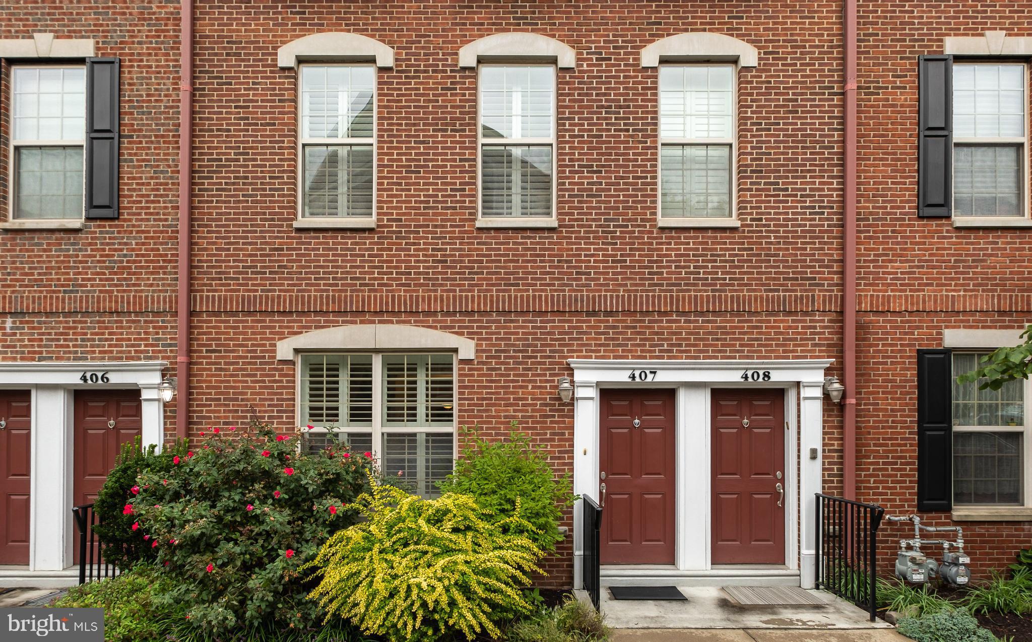 NAVAL SQUARE - Residential Lease