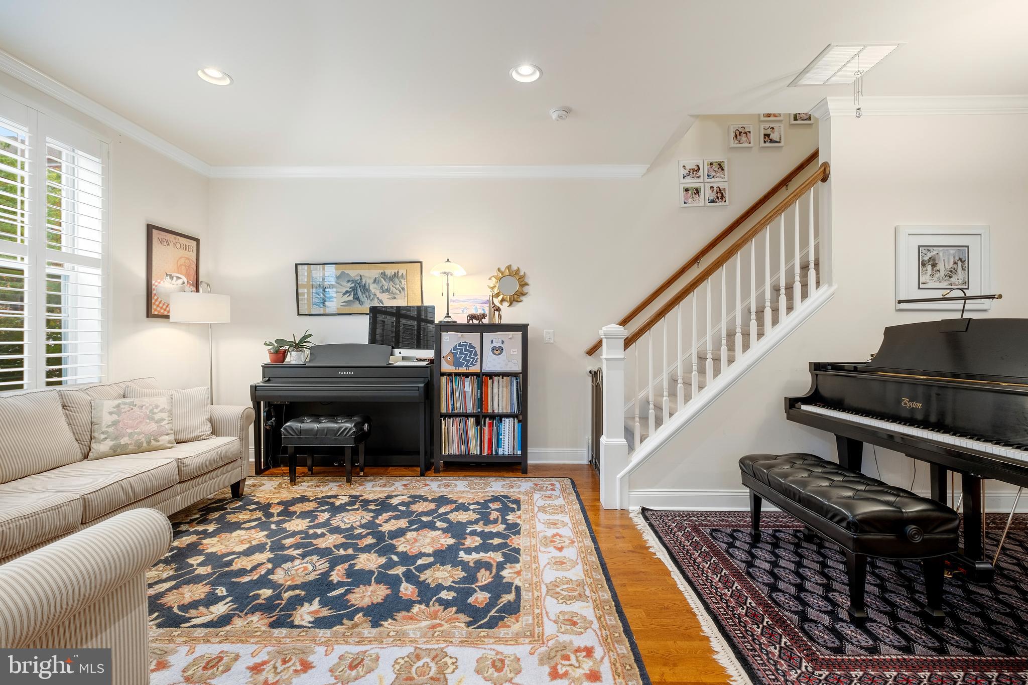 NAVAL SQUARE - Residential Lease