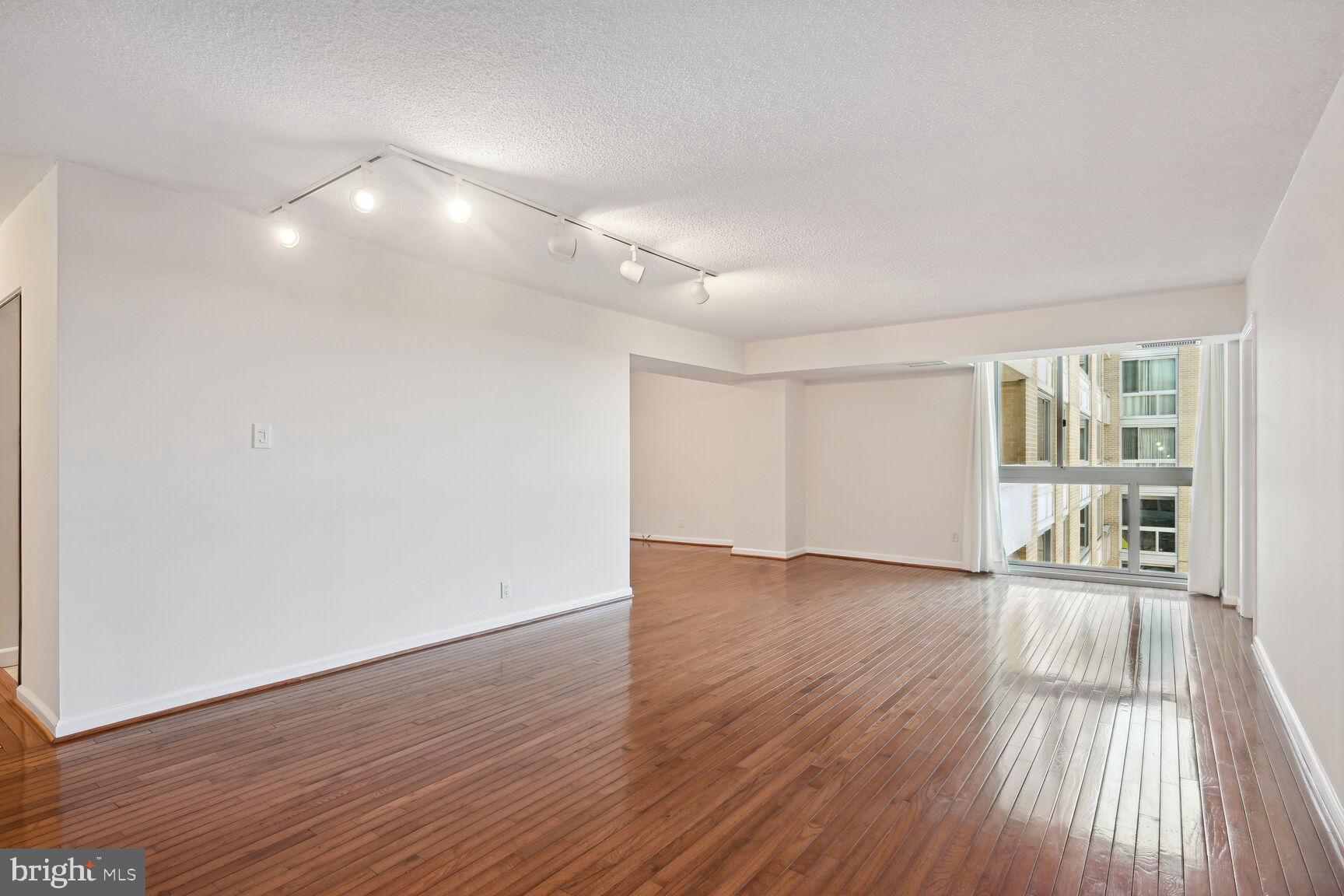 THE ELIZABETH - Residential