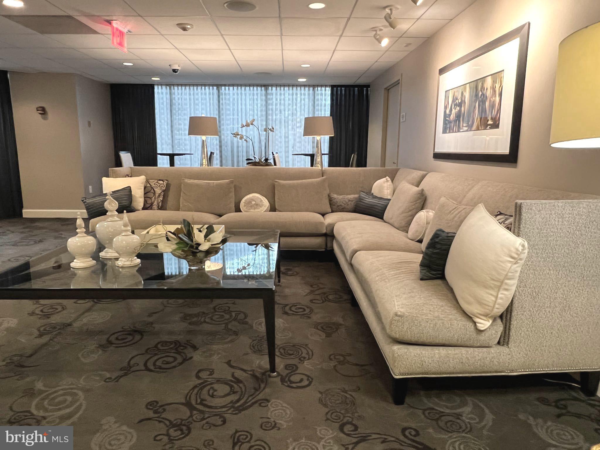 THE ELIZABETH - Residential