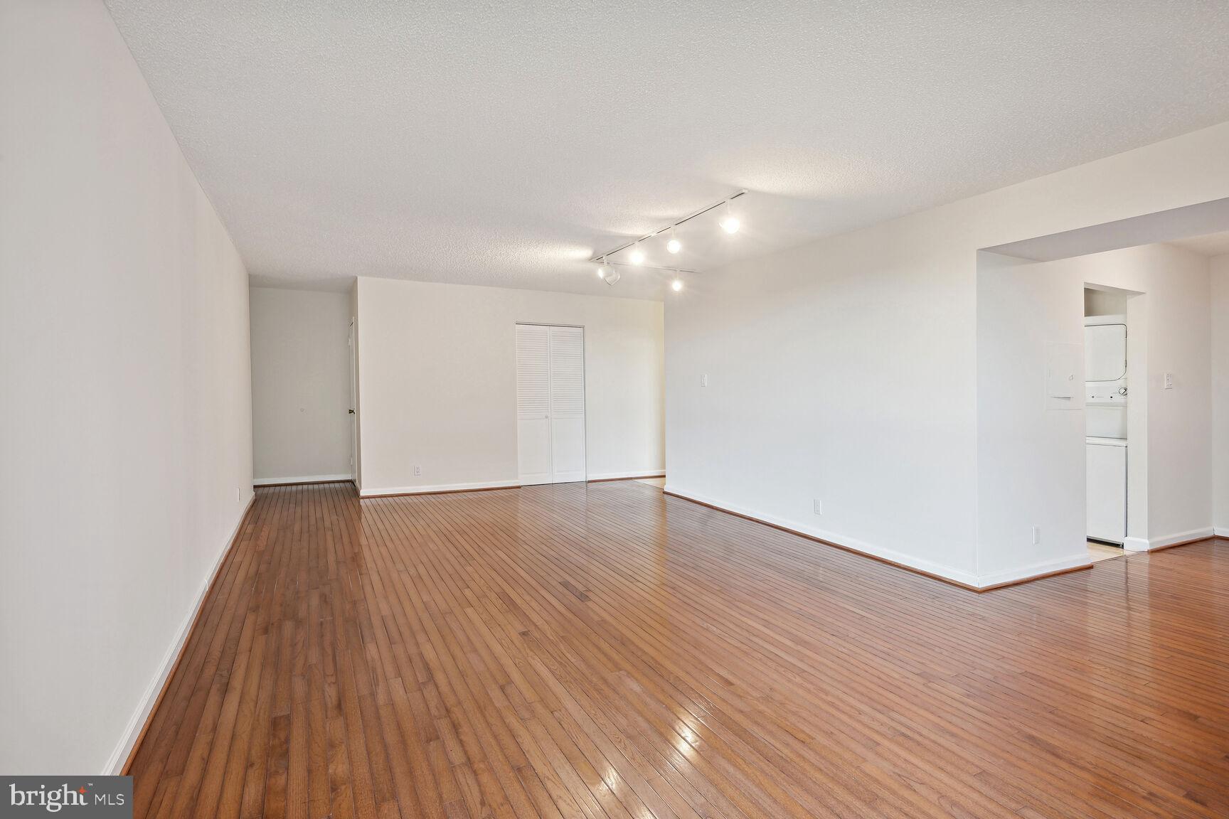 THE ELIZABETH - Residential