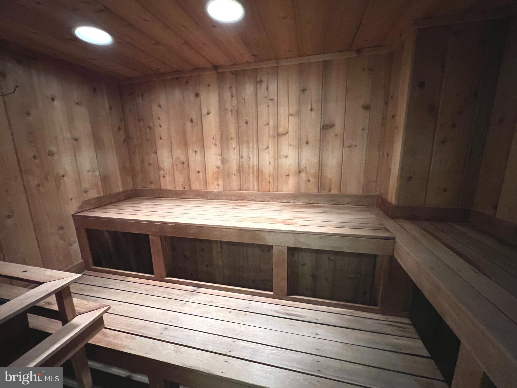 THE ELIZABETH - Residential