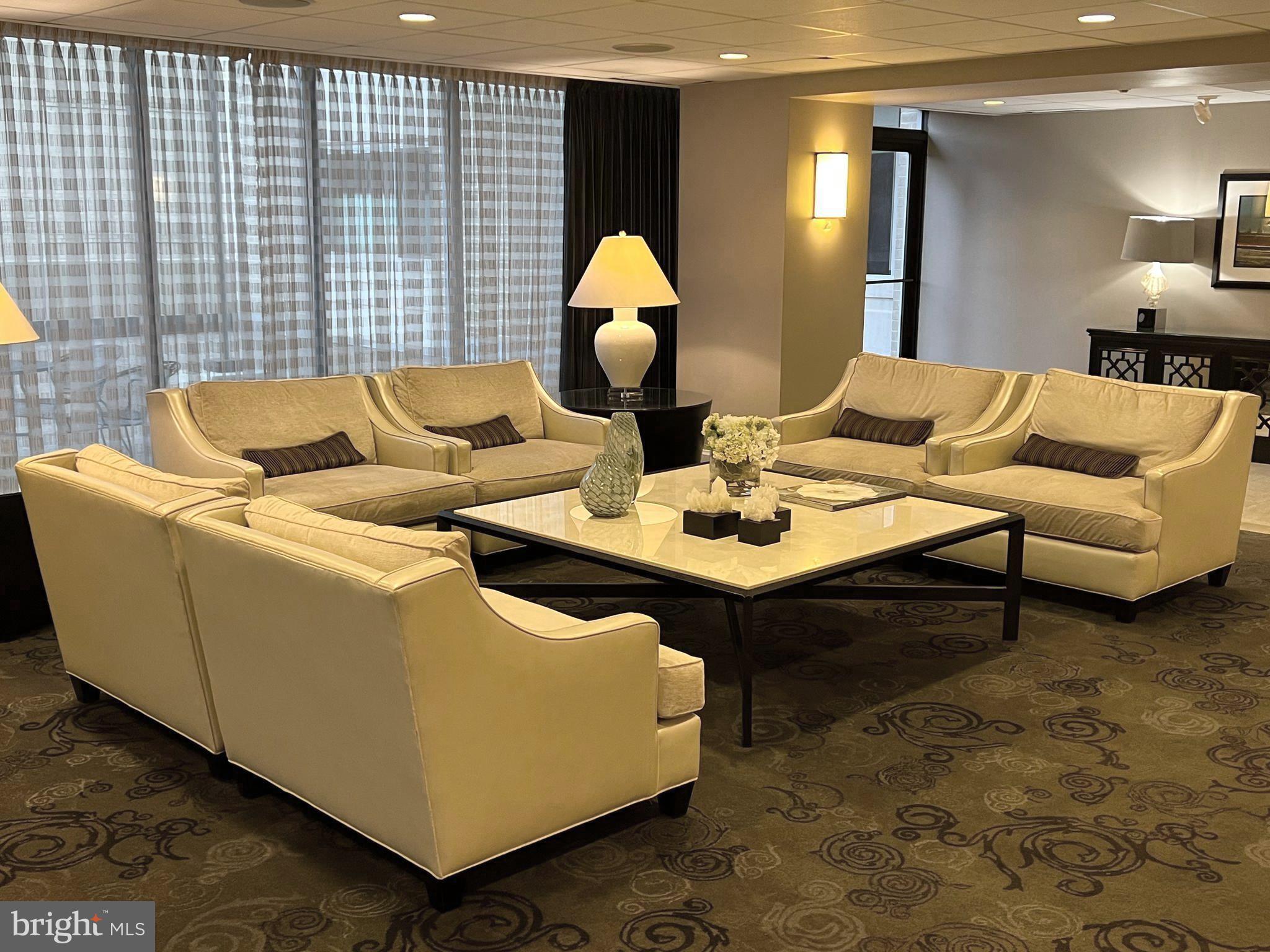 THE ELIZABETH - Residential