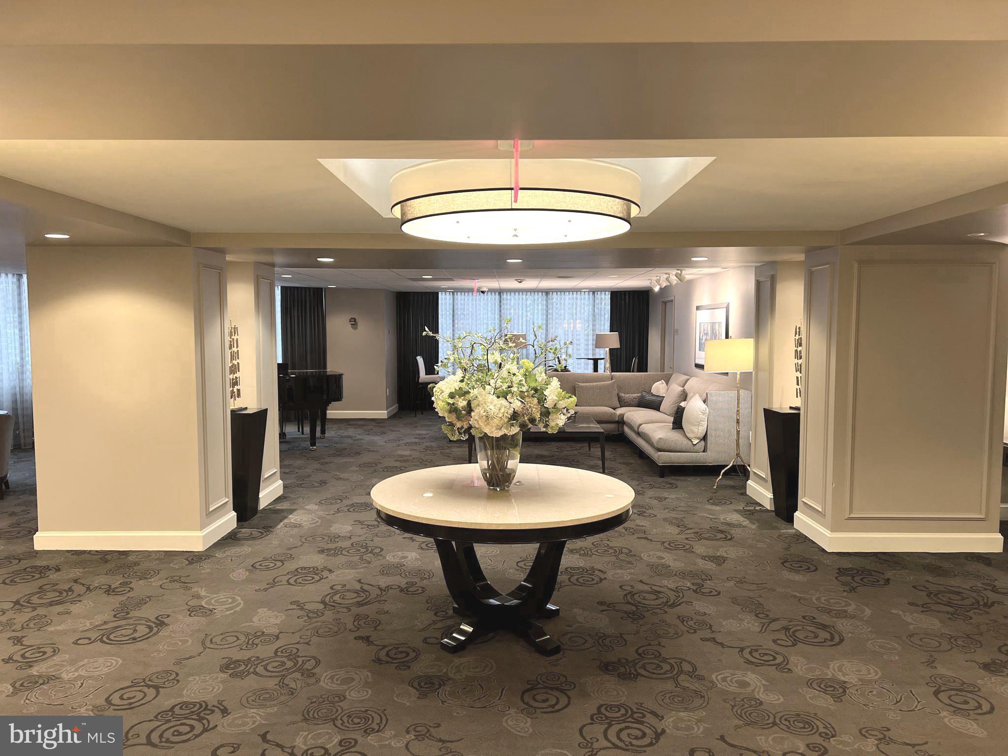 THE ELIZABETH - Residential