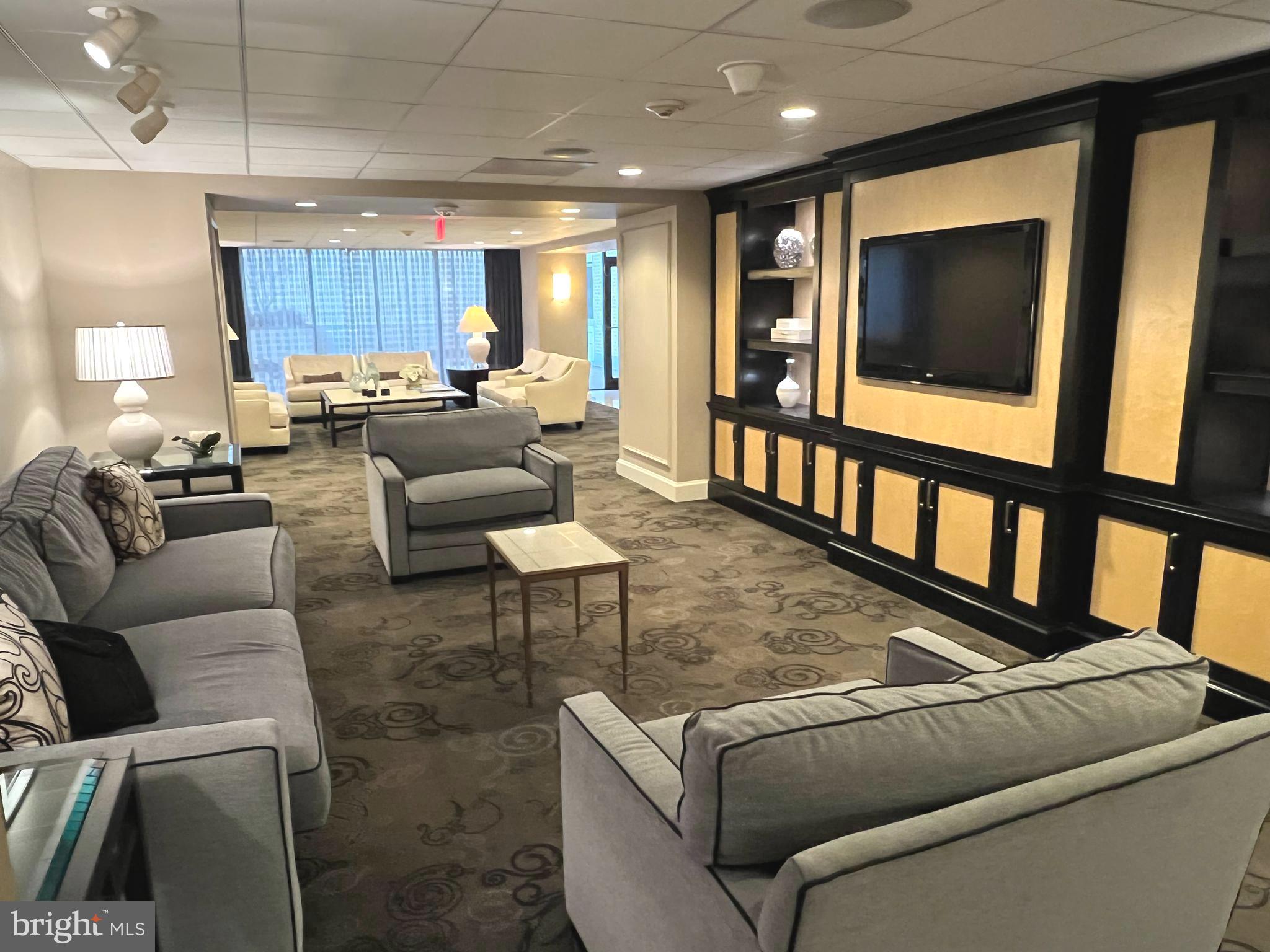 THE ELIZABETH - Residential