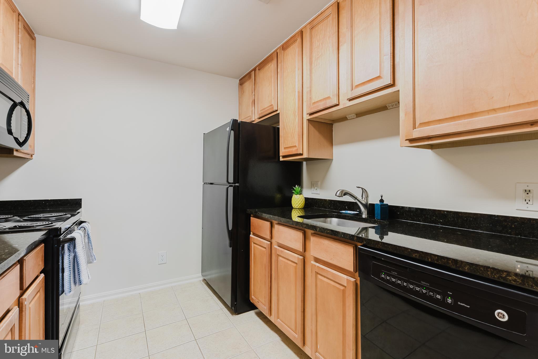 FOUR WINDS AT OAKTON - Residential