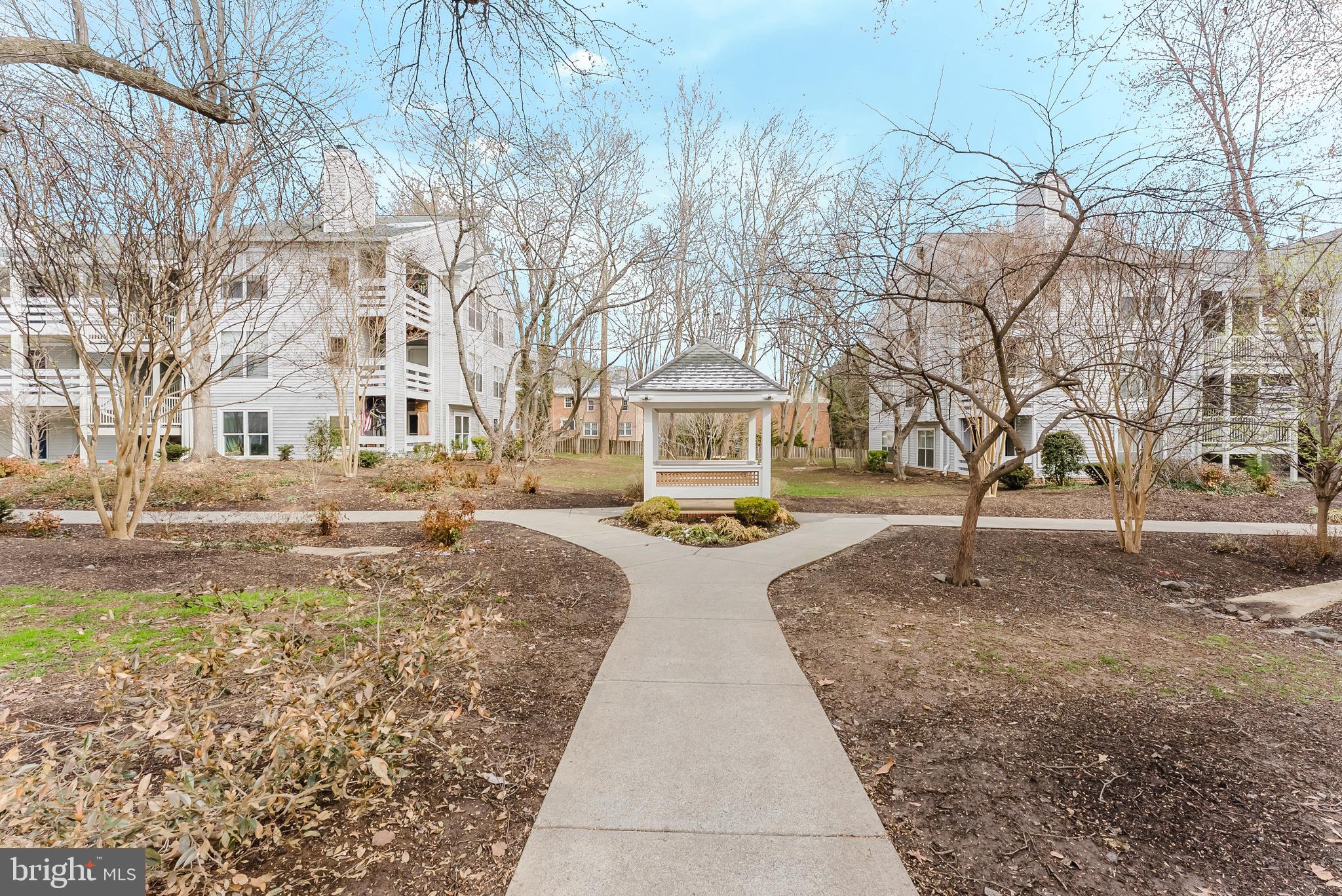 FOUR WINDS AT OAKTON - Residential