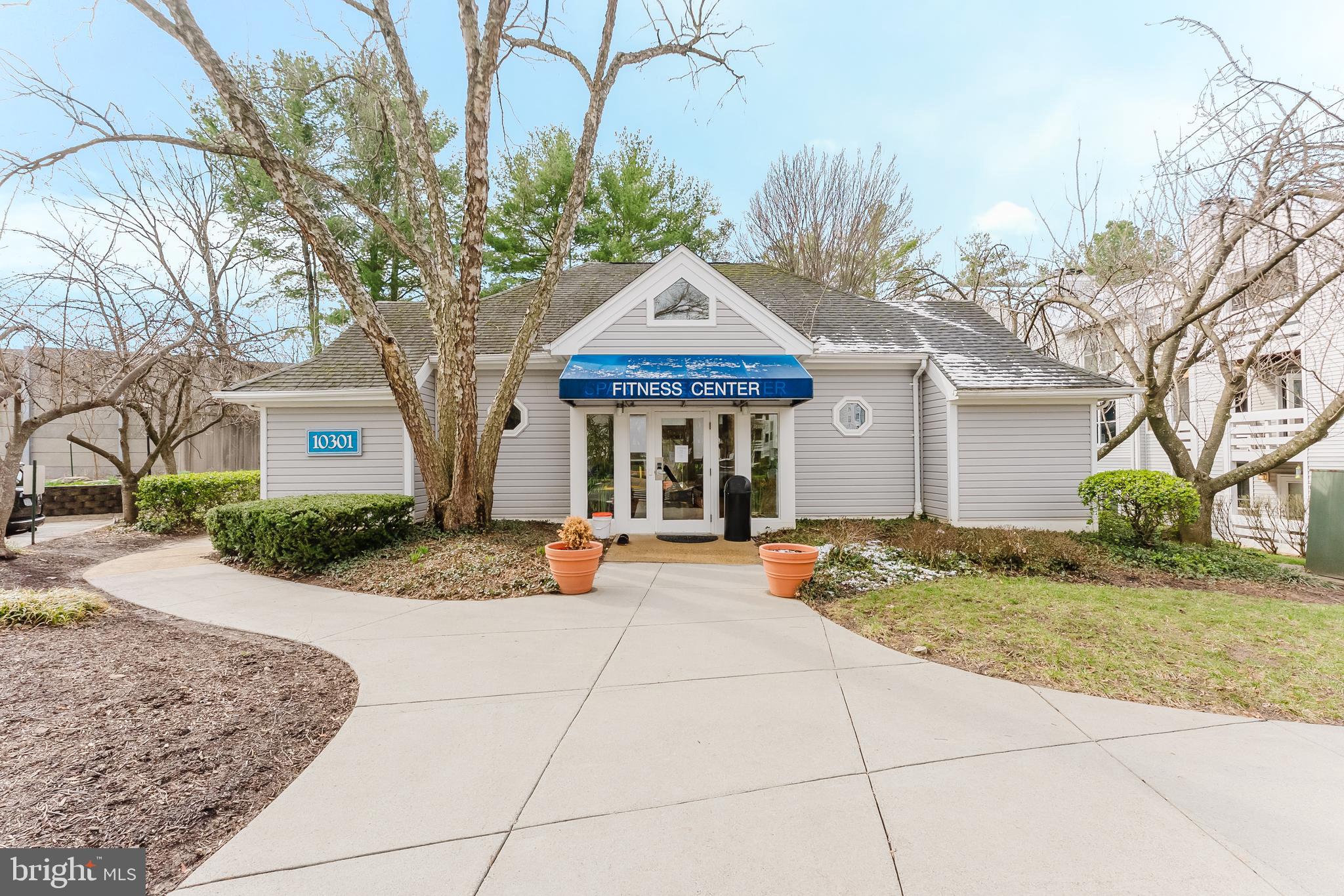 FOUR WINDS AT OAKTON - Residential