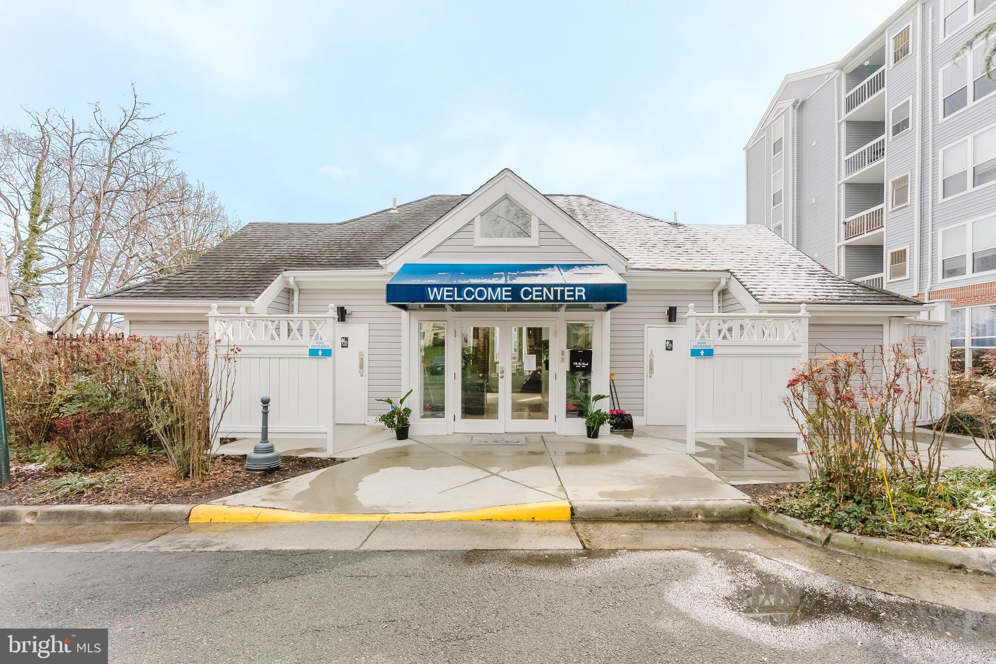 FOUR WINDS AT OAKTON - Residential