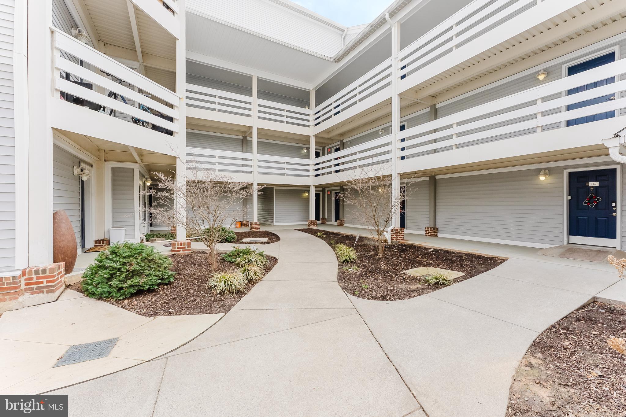 FOUR WINDS AT OAKTON - Residential