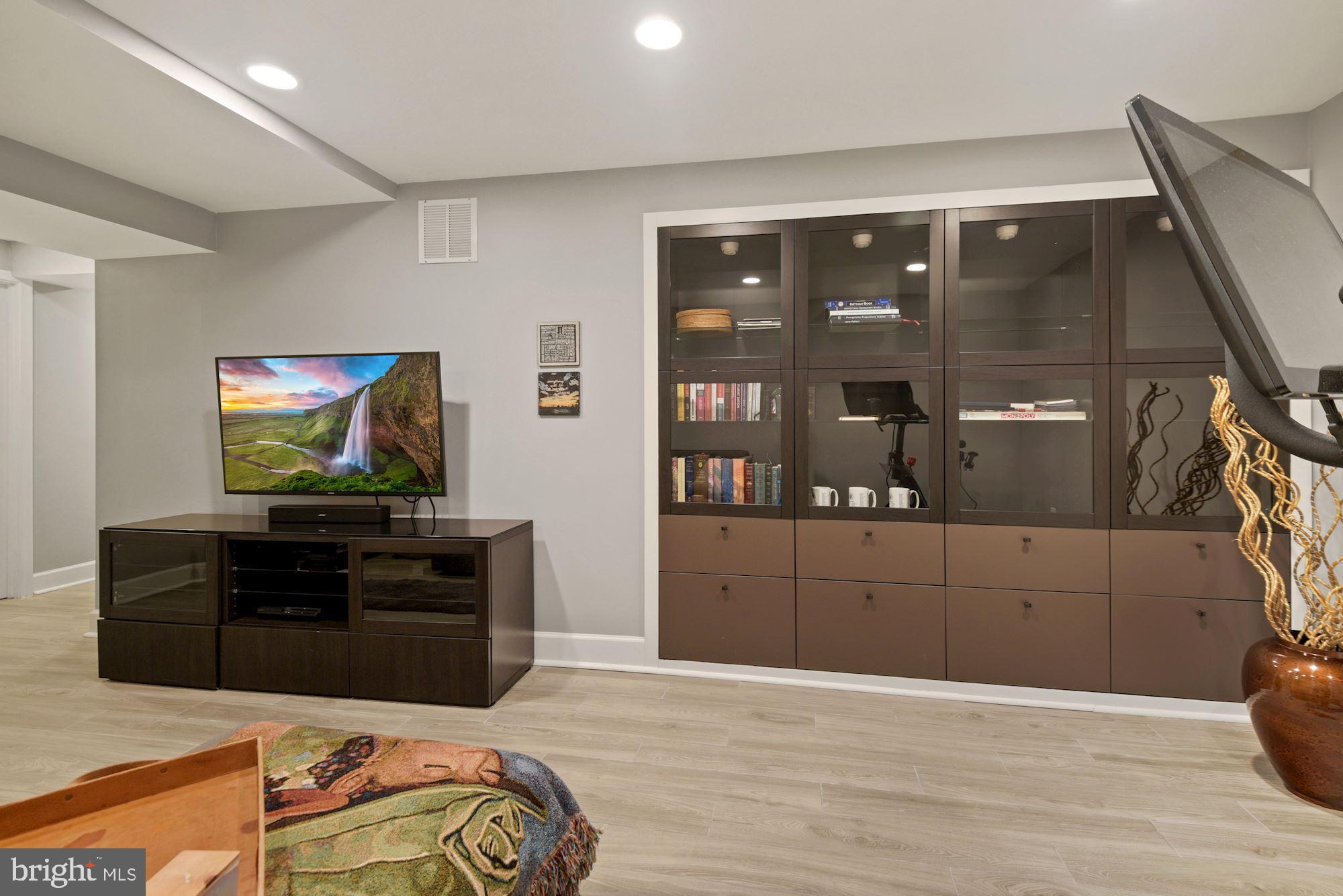 NORTH BETHESDA - Residential