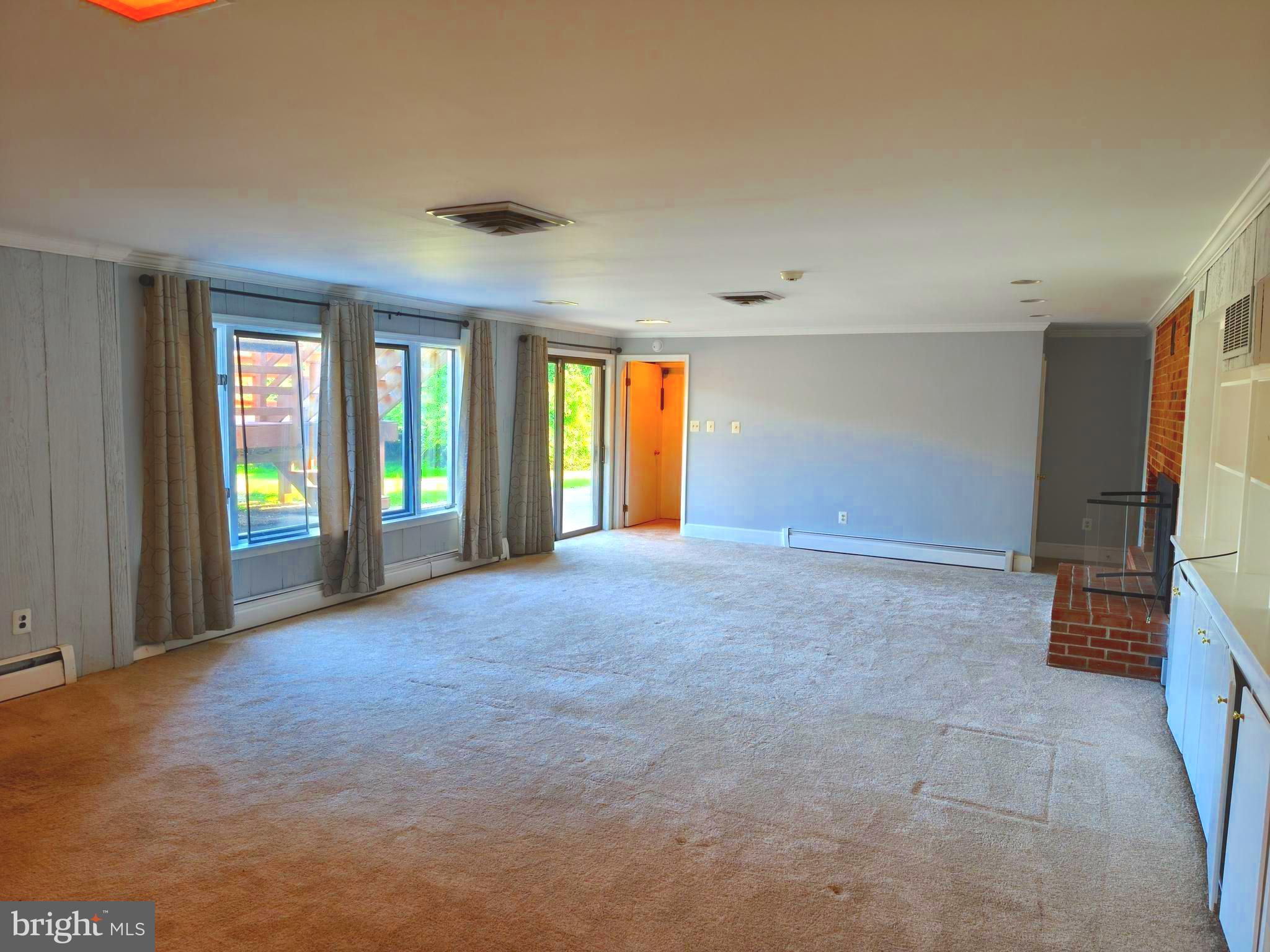 FORESTVILLE - Residential Lease