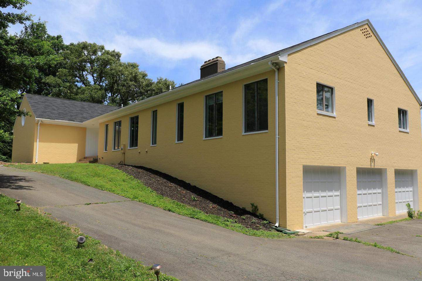 FORESTVILLE - Residential Lease