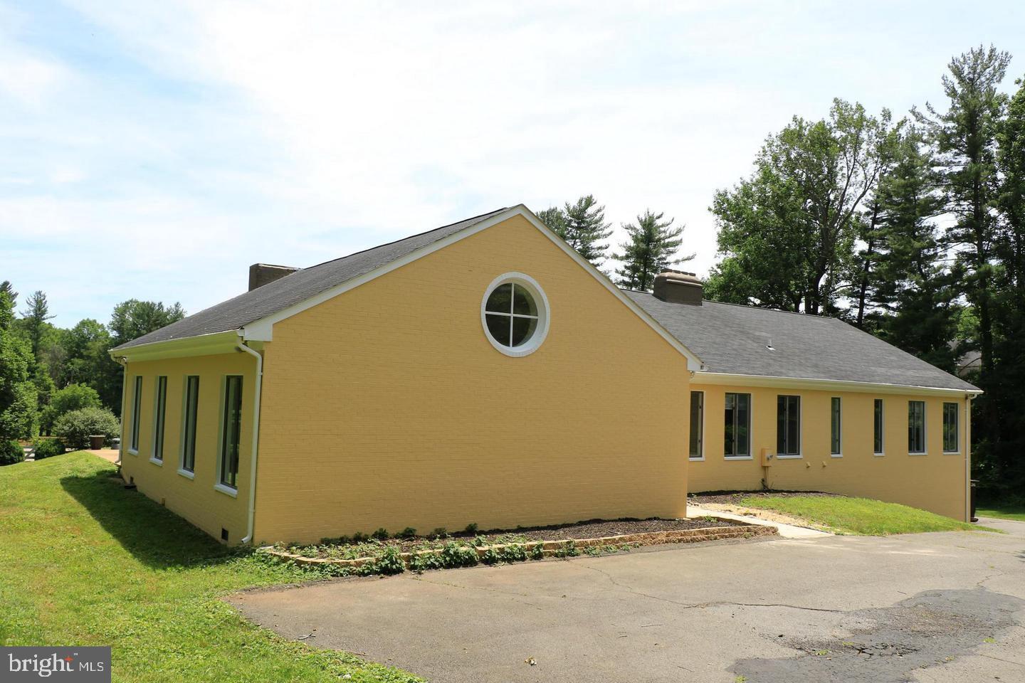 FORESTVILLE - Residential Lease