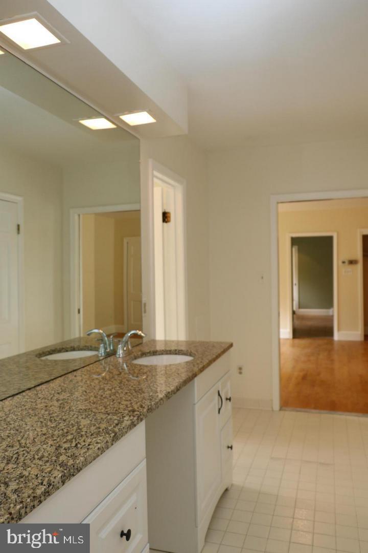 FORESTVILLE - Residential Lease