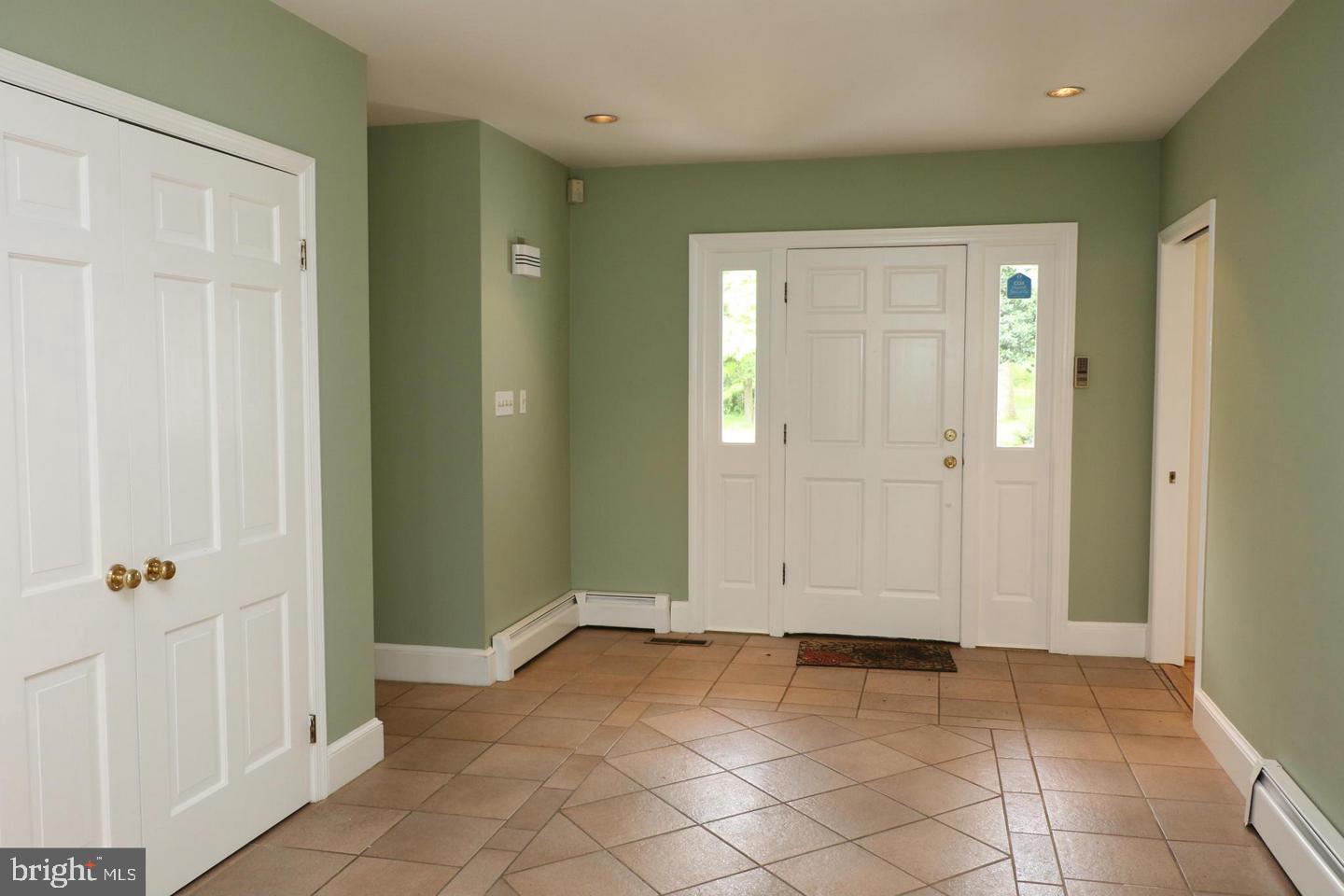 FORESTVILLE - Residential Lease