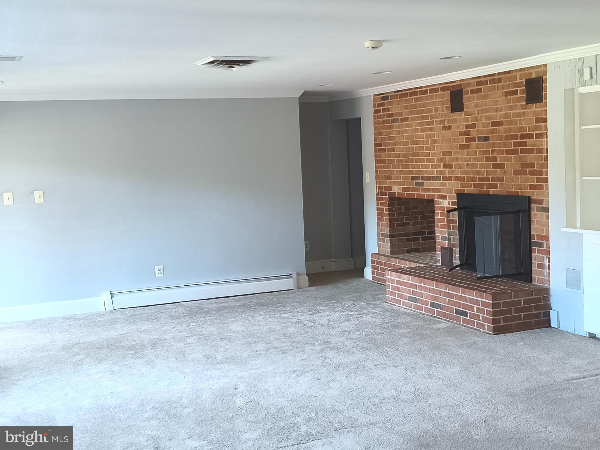 FORESTVILLE - Residential Lease