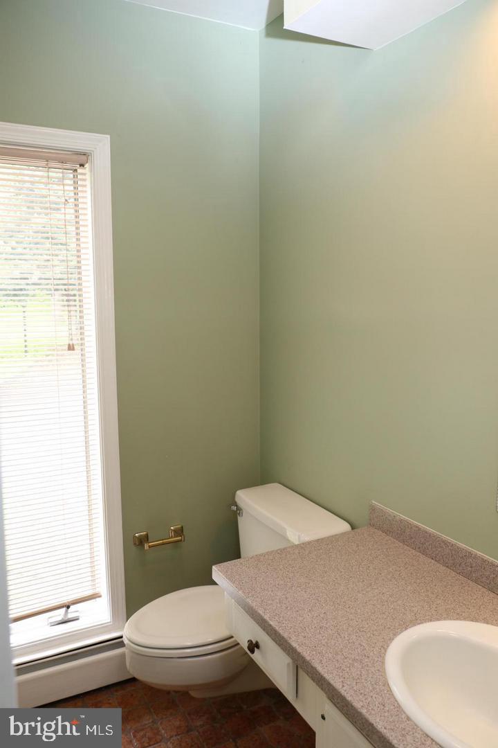 FORESTVILLE - Residential Lease