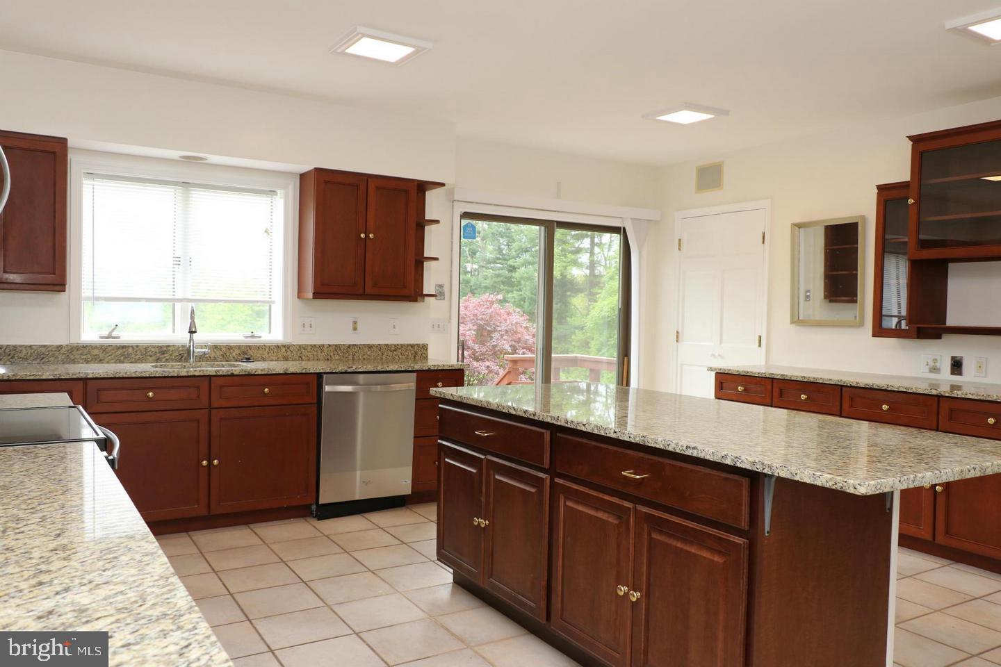 FORESTVILLE - Residential Lease