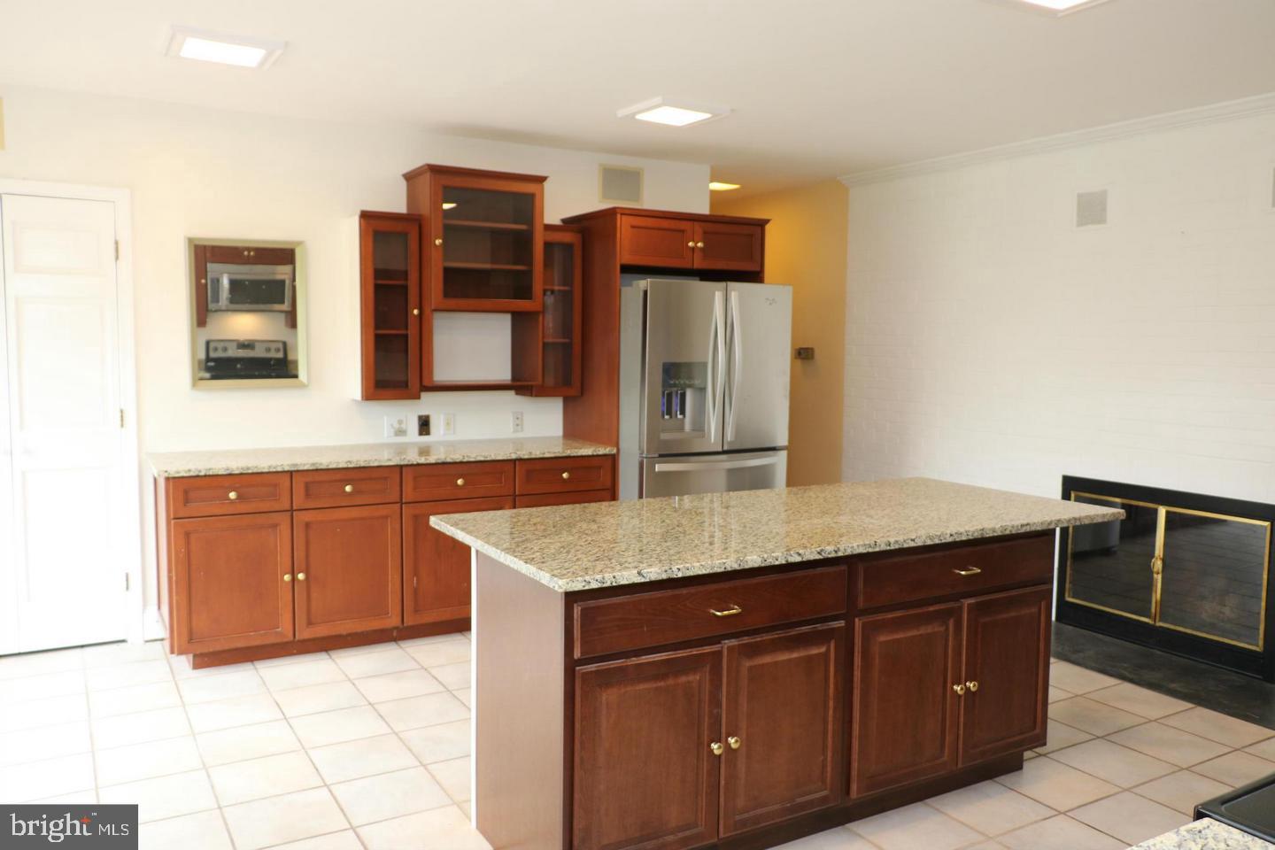 FORESTVILLE - Residential Lease