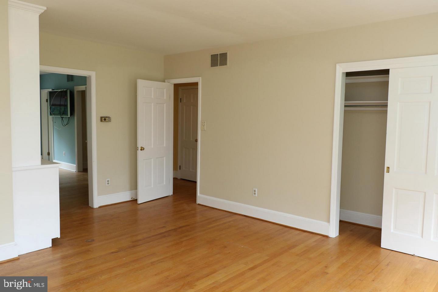 FORESTVILLE - Residential Lease