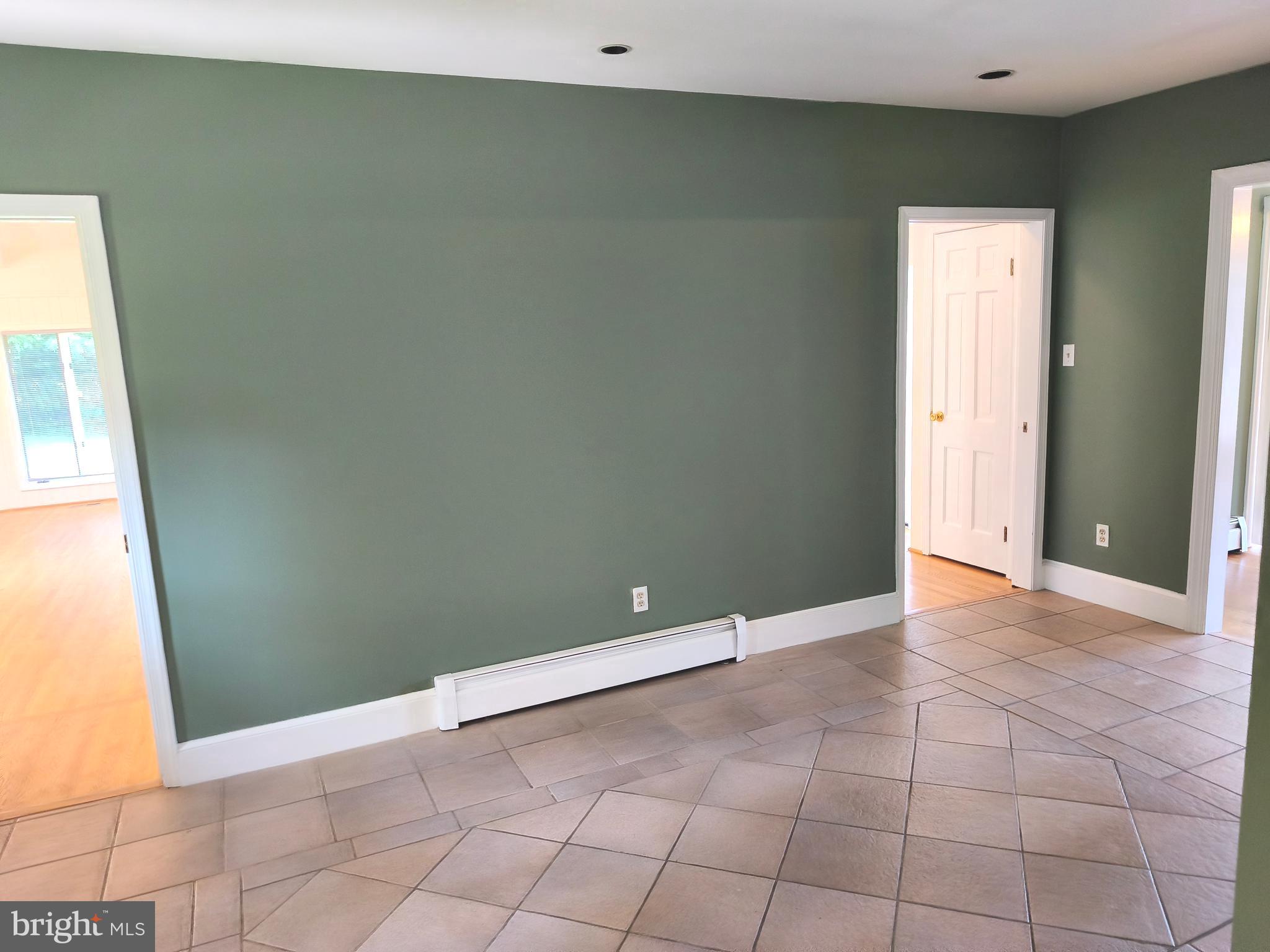 FORESTVILLE - Residential Lease