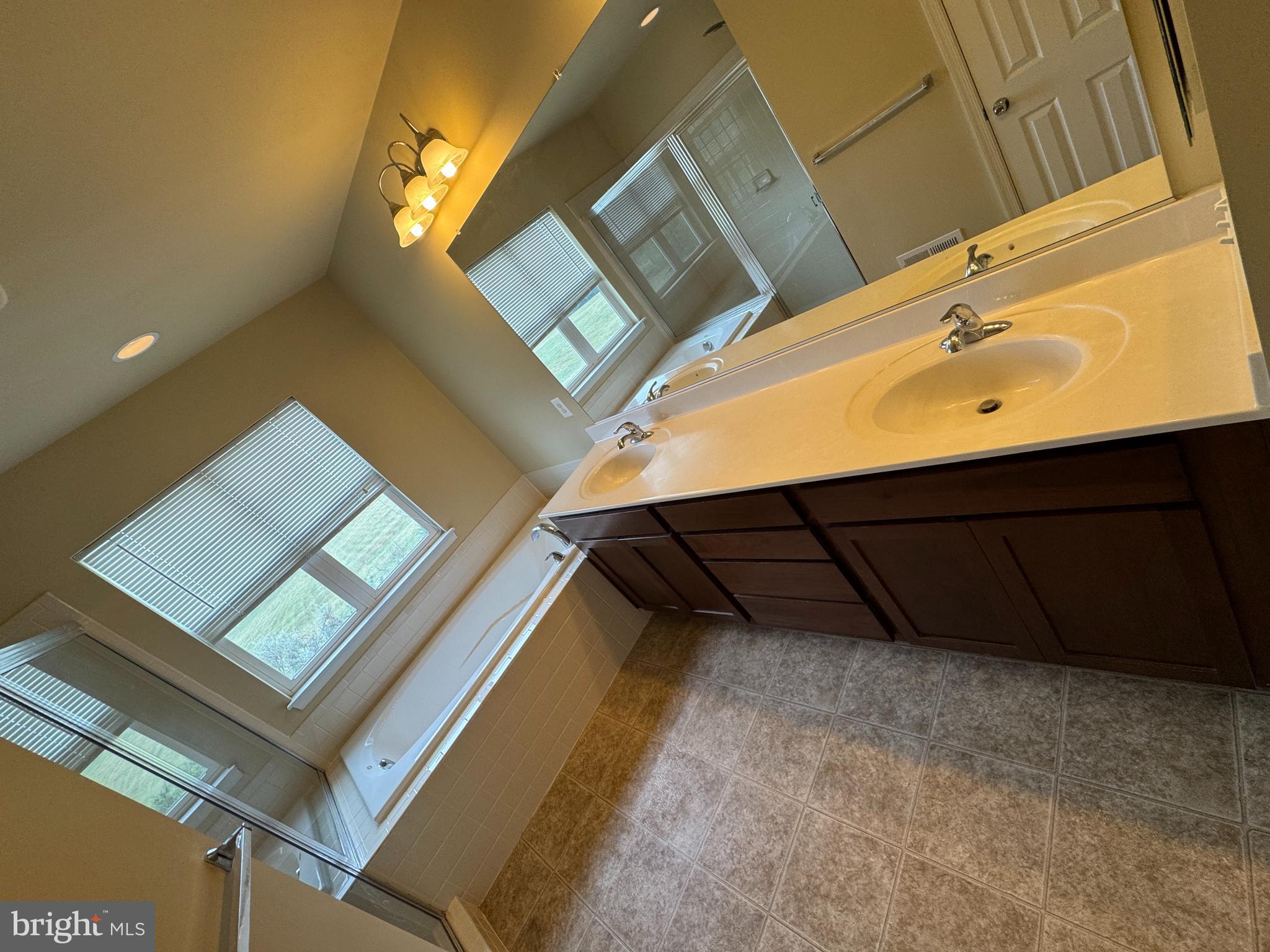 SNOWDEN BRIDGE - Residential Lease