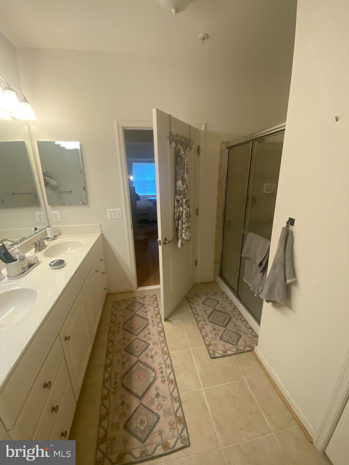 QUARRY LAKE - Residential Lease