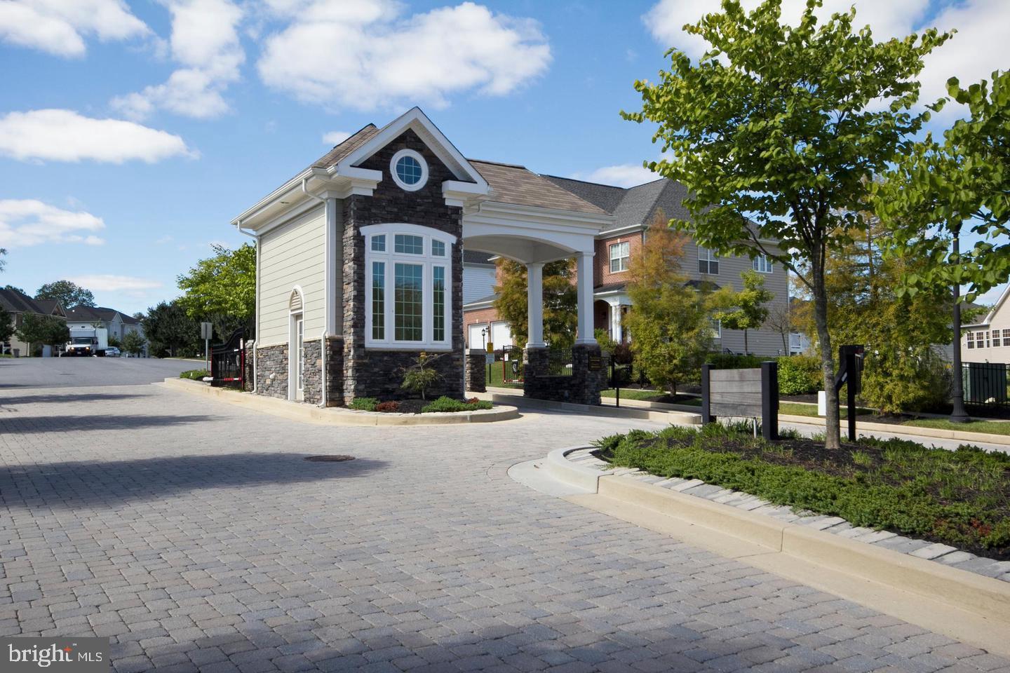 QUARRY LAKE - Residential Lease