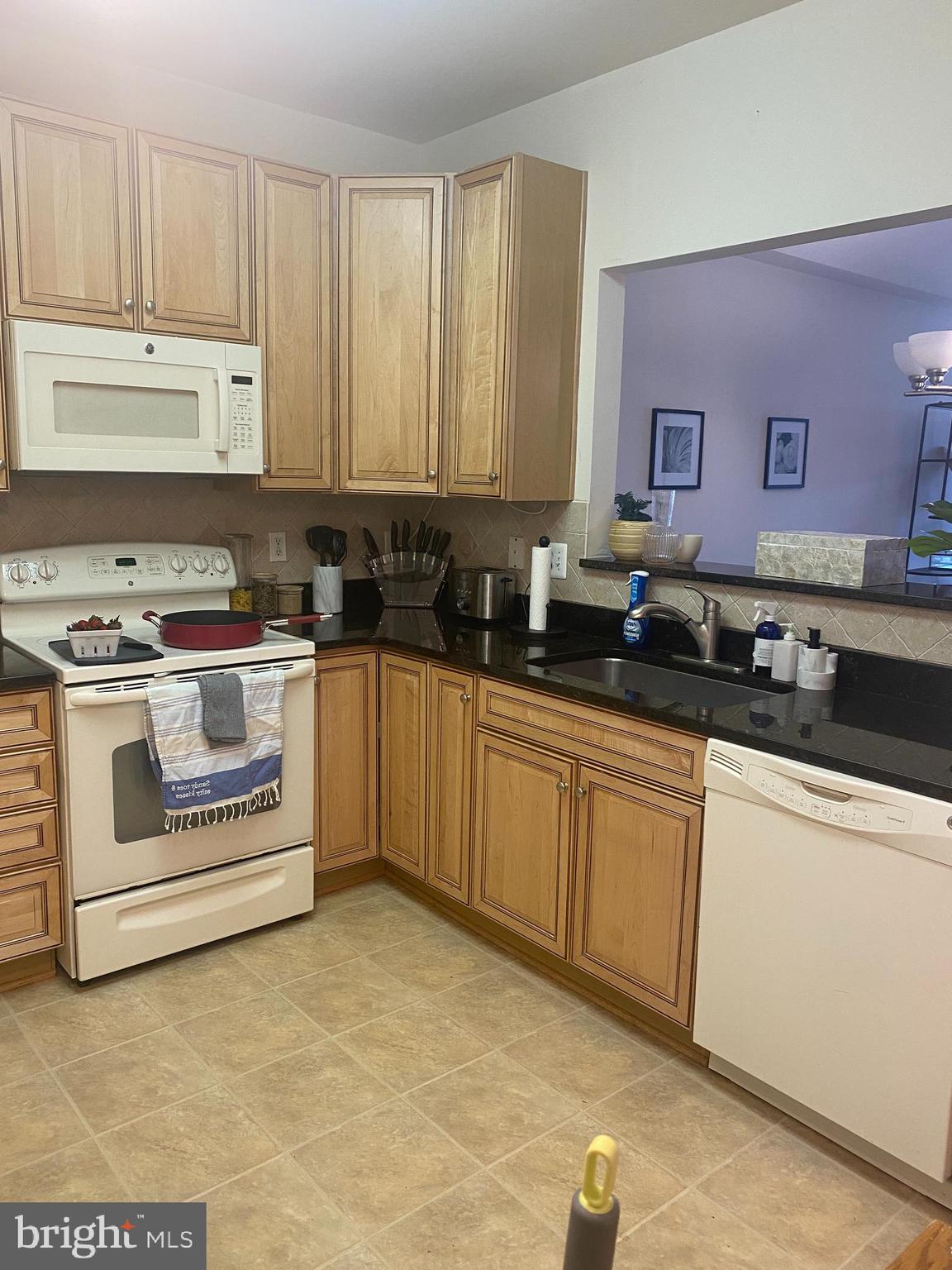 QUARRY LAKE - Residential Lease