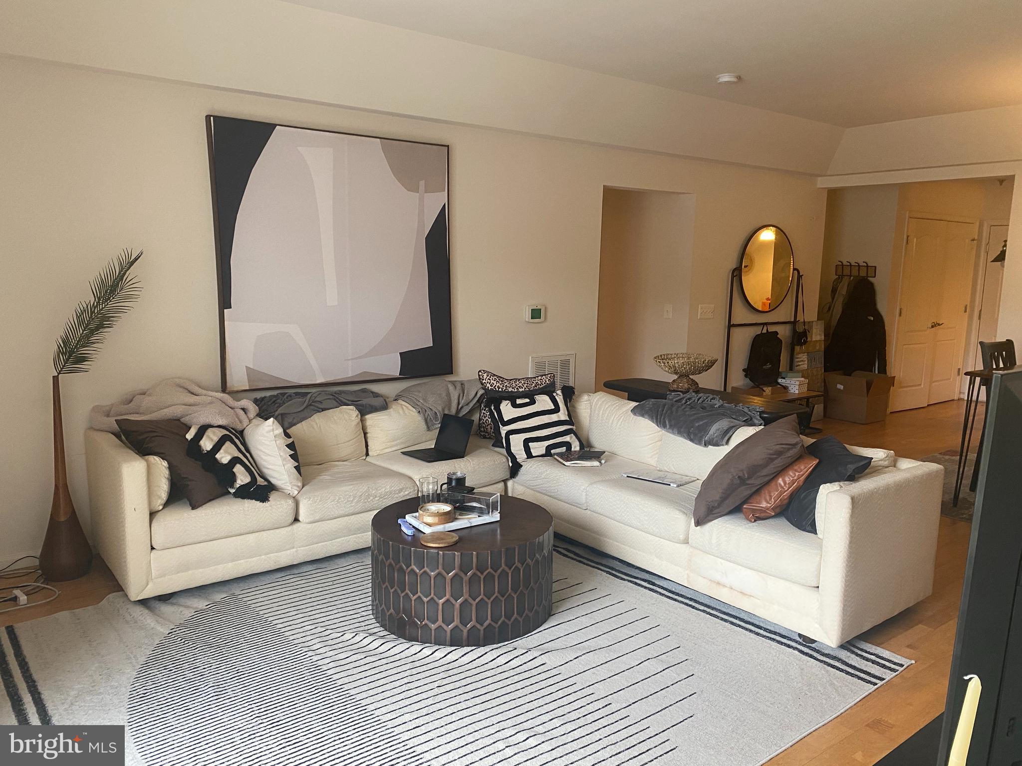 QUARRY LAKE - Residential Lease