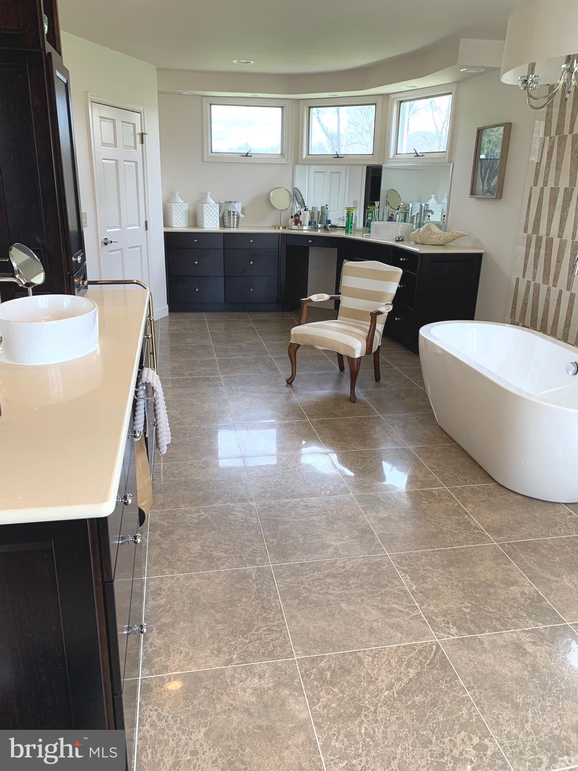 LAMBOURNE DOWNS - Residential