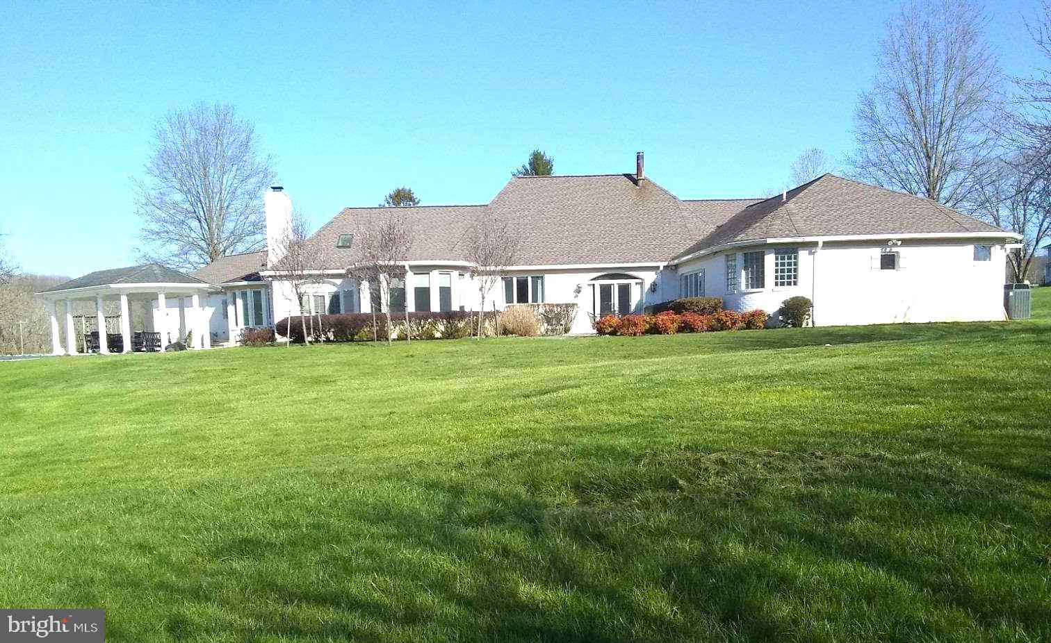 LAMBOURNE DOWNS - Residential