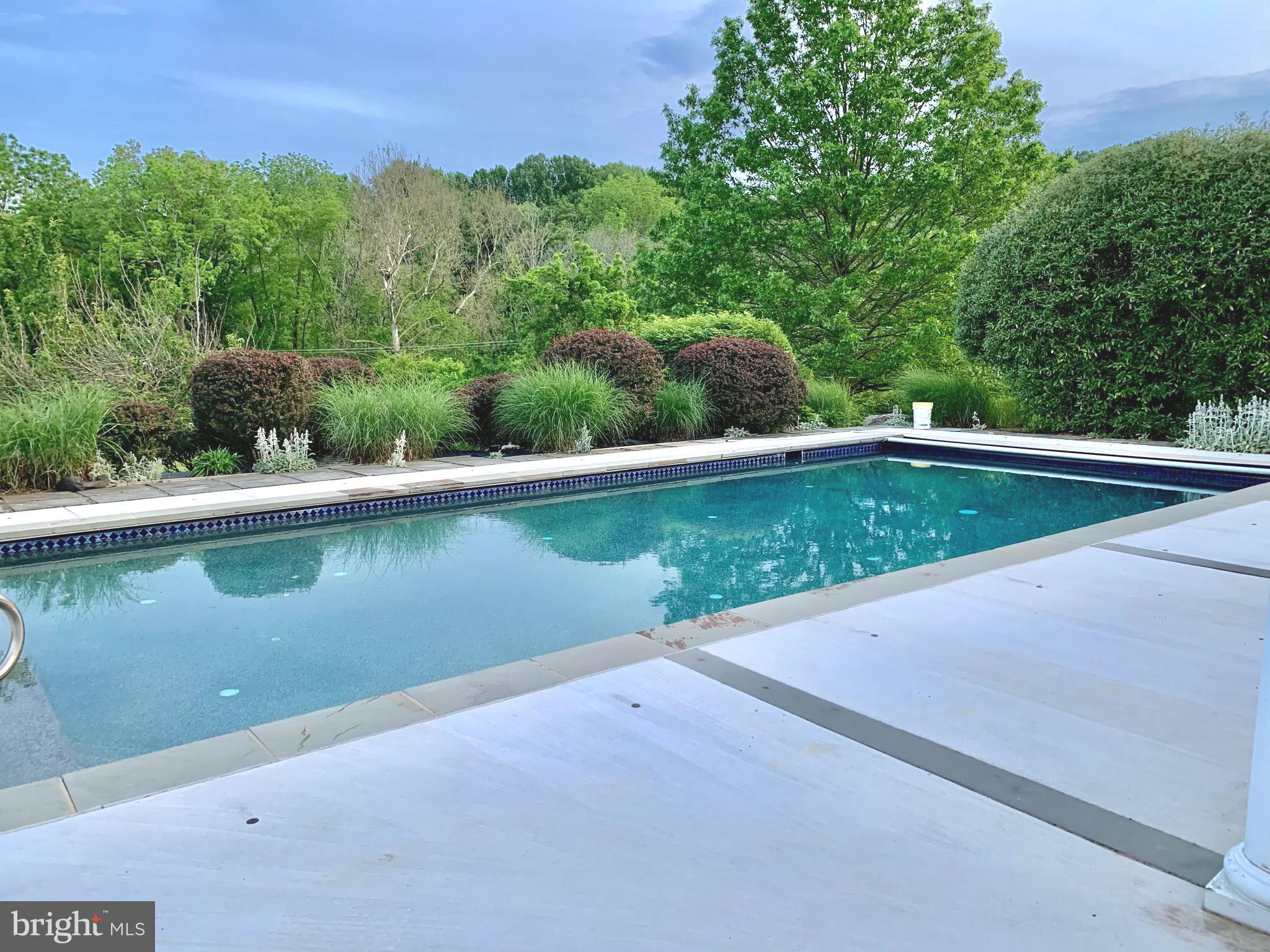 LAMBOURNE DOWNS - Residential