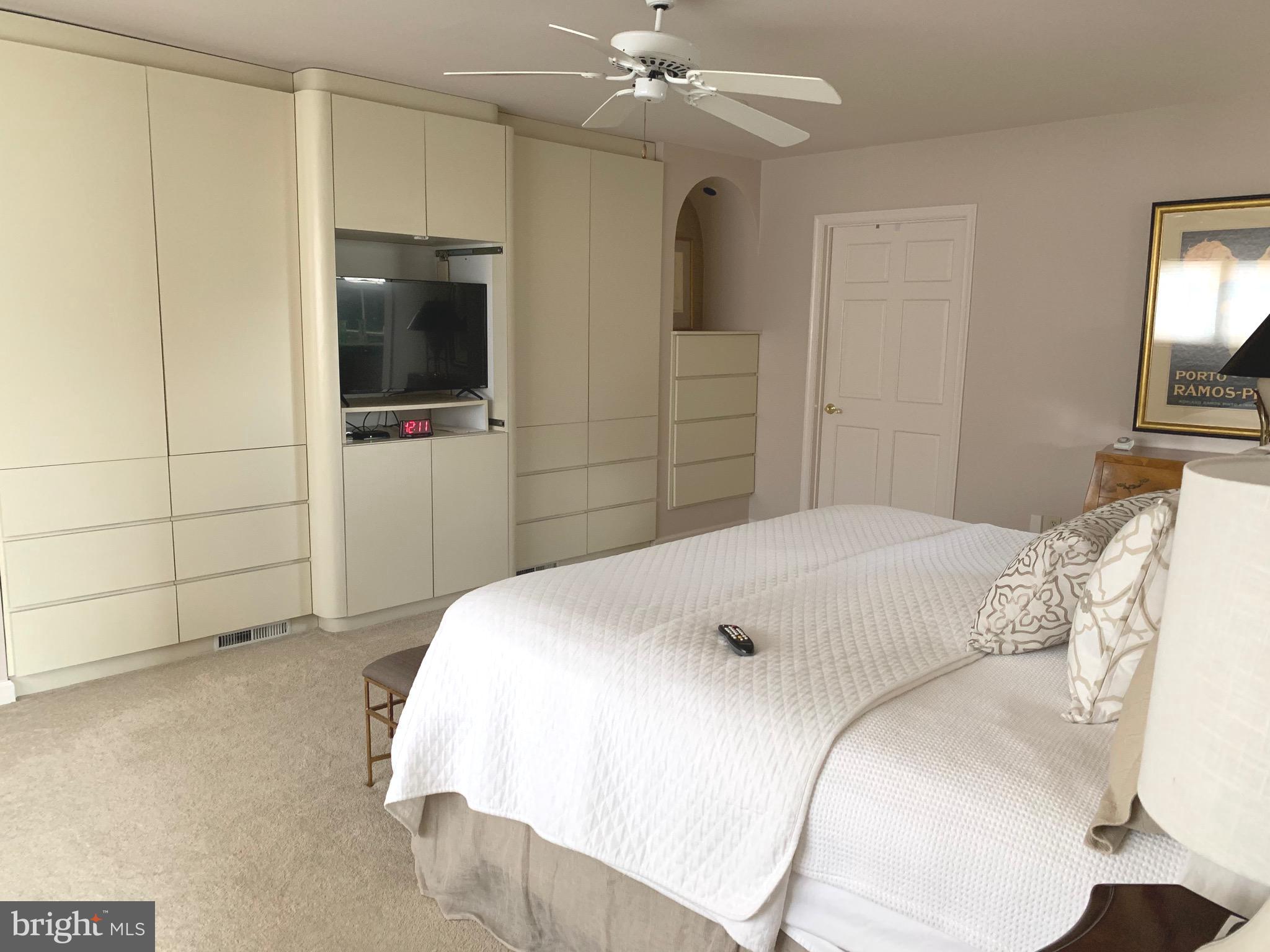 LAMBOURNE DOWNS - Residential