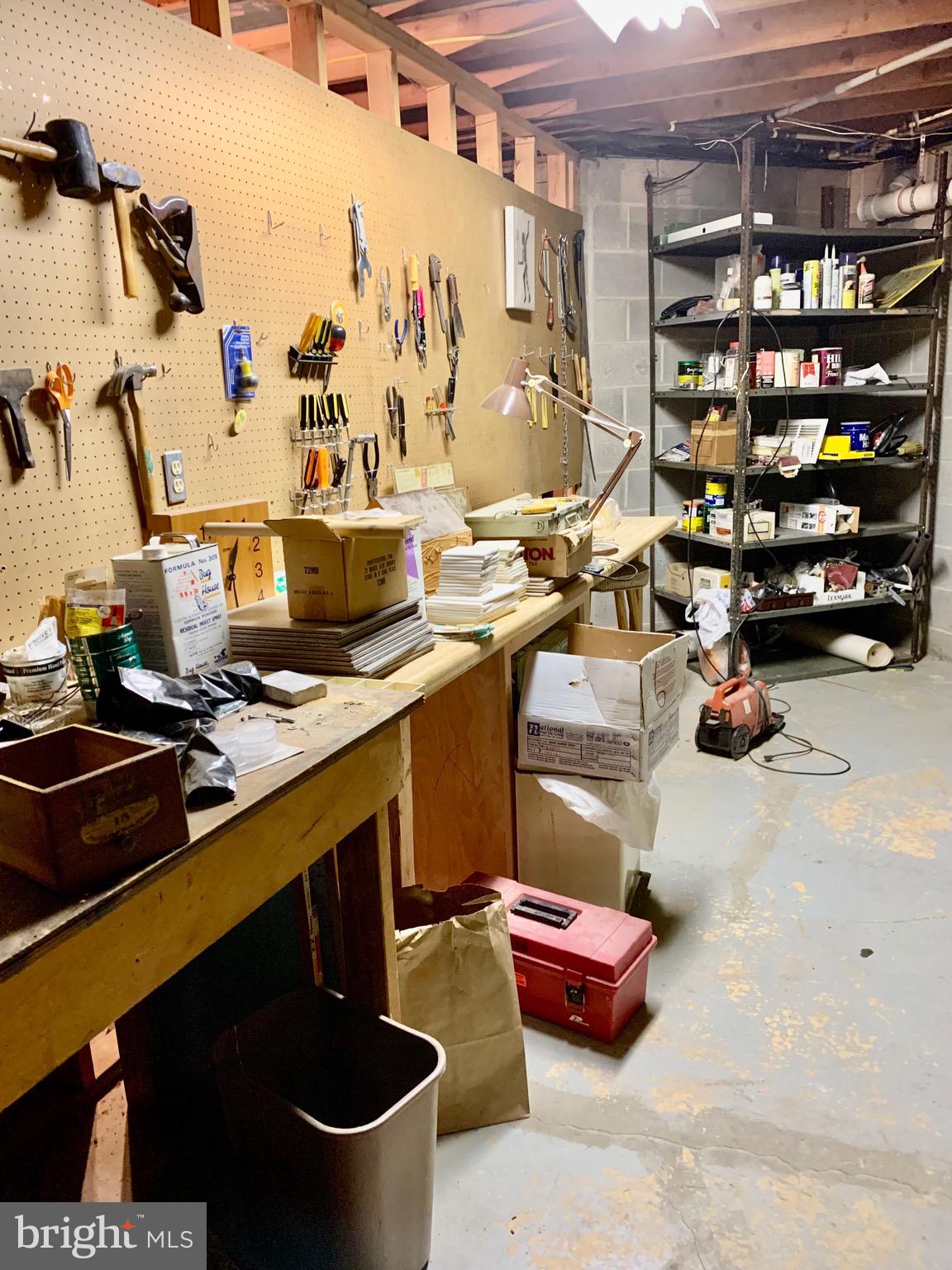 LAMBOURNE DOWNS - Residential