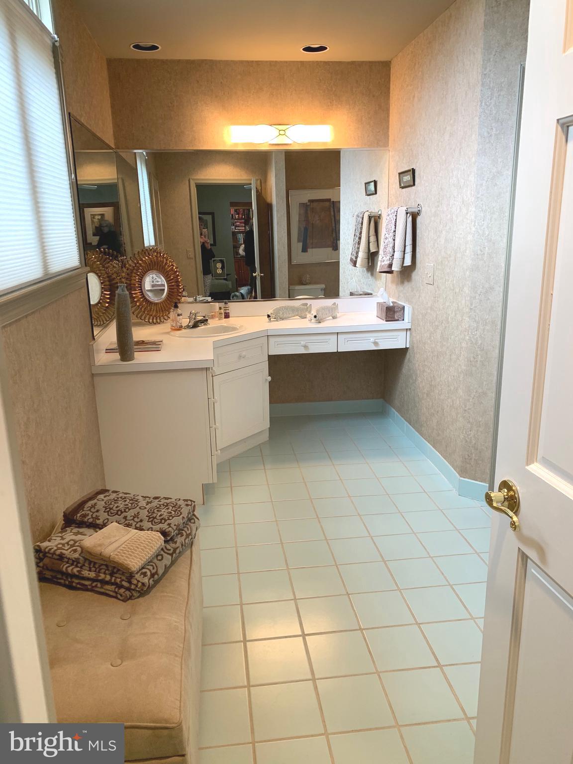 LAMBOURNE DOWNS - Residential