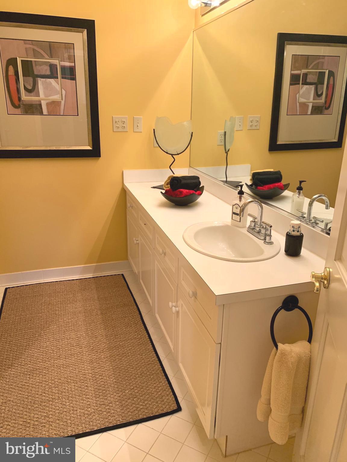 LAMBOURNE DOWNS - Residential