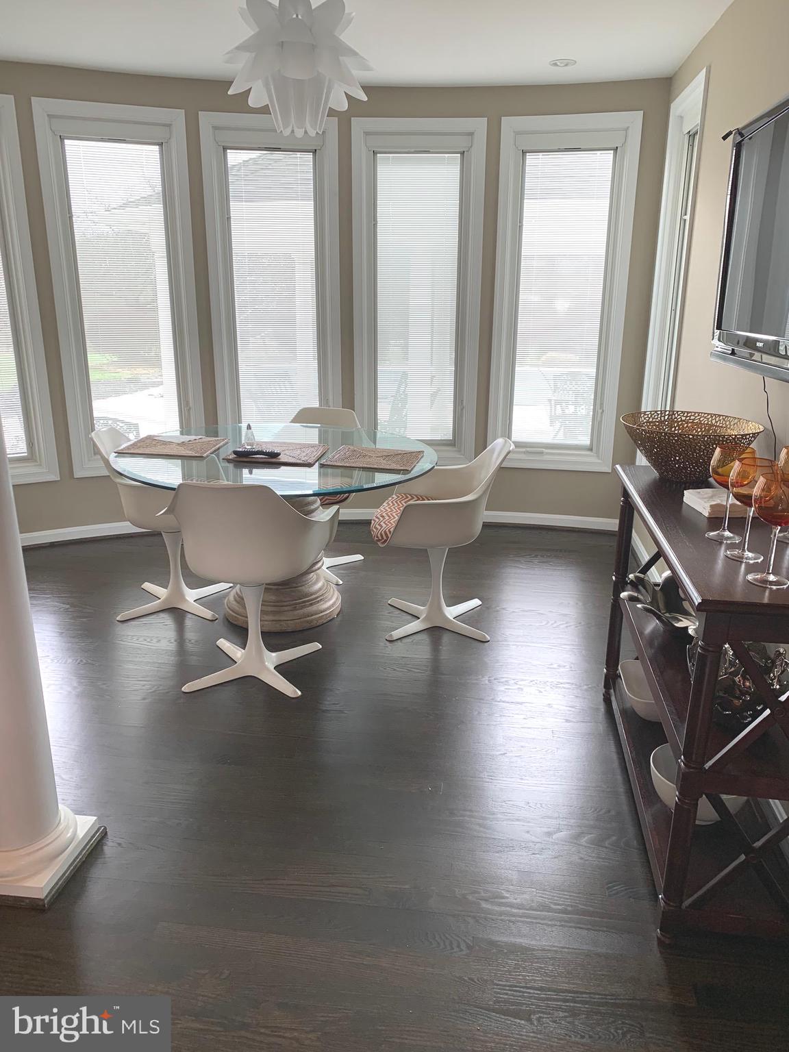 LAMBOURNE DOWNS - Residential