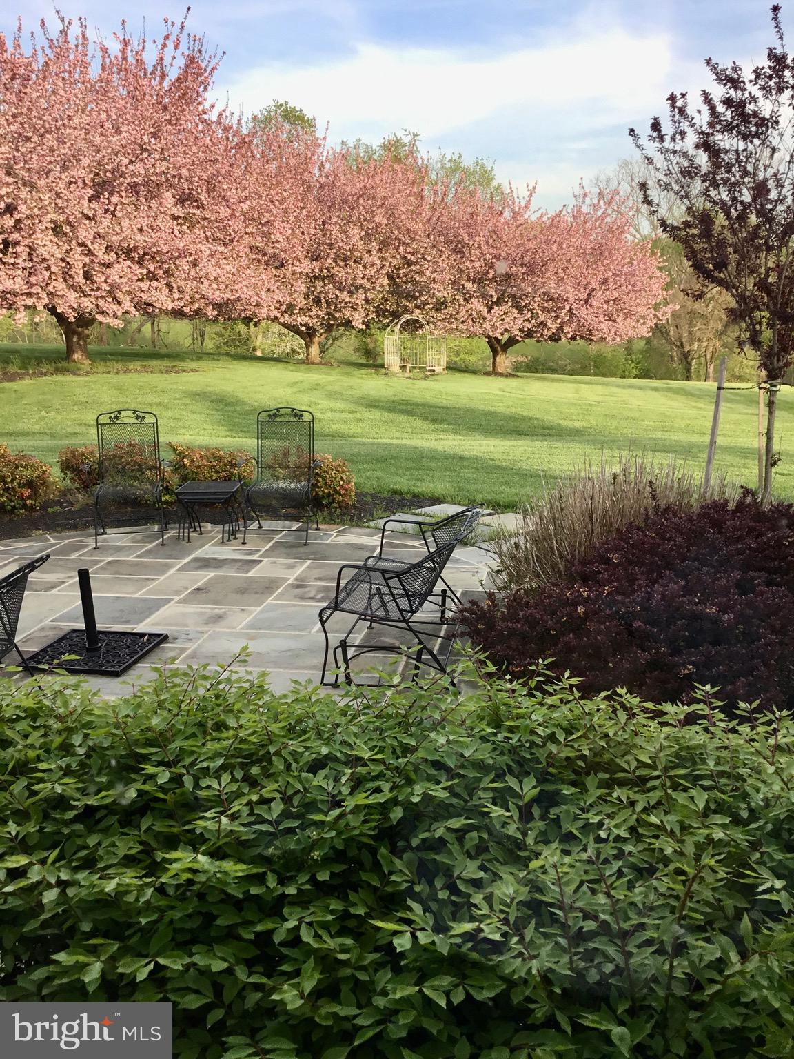 LAMBOURNE DOWNS - Residential