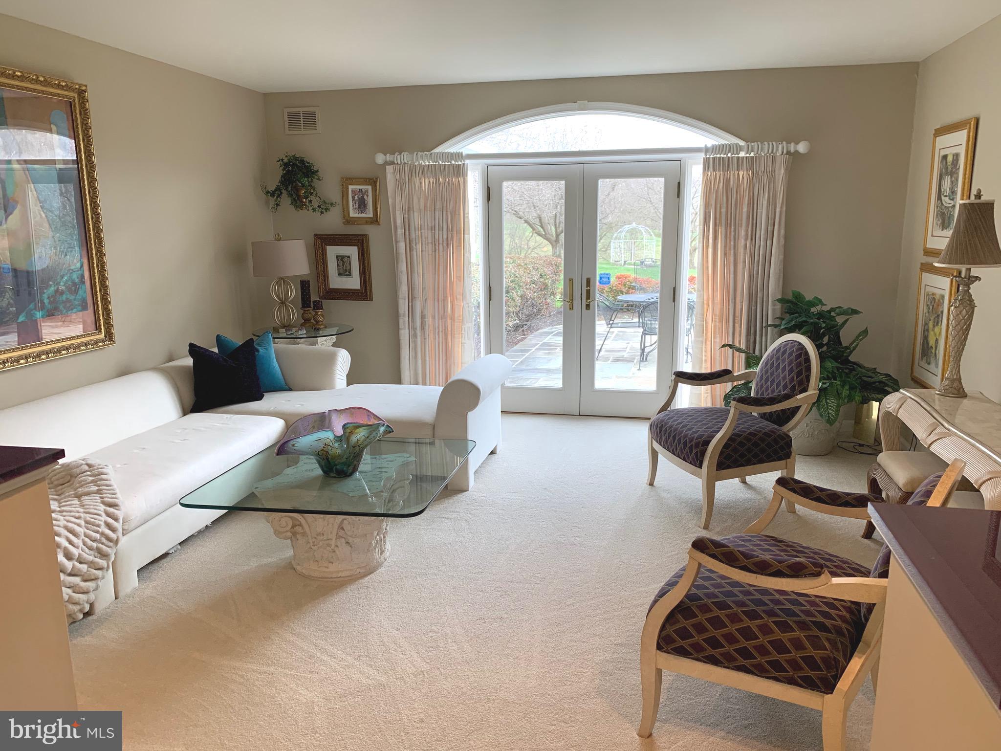 LAMBOURNE DOWNS - Residential