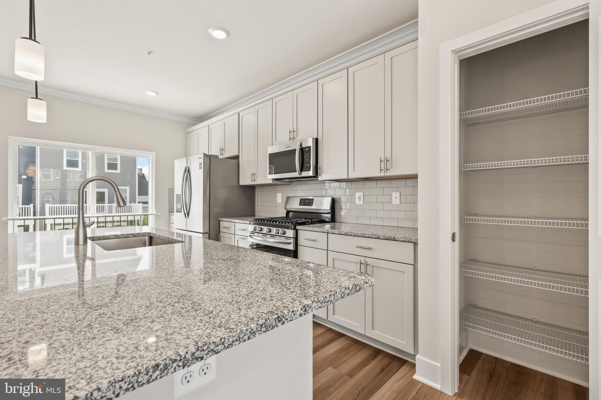 WINDSOR  MILL - Residential Lease