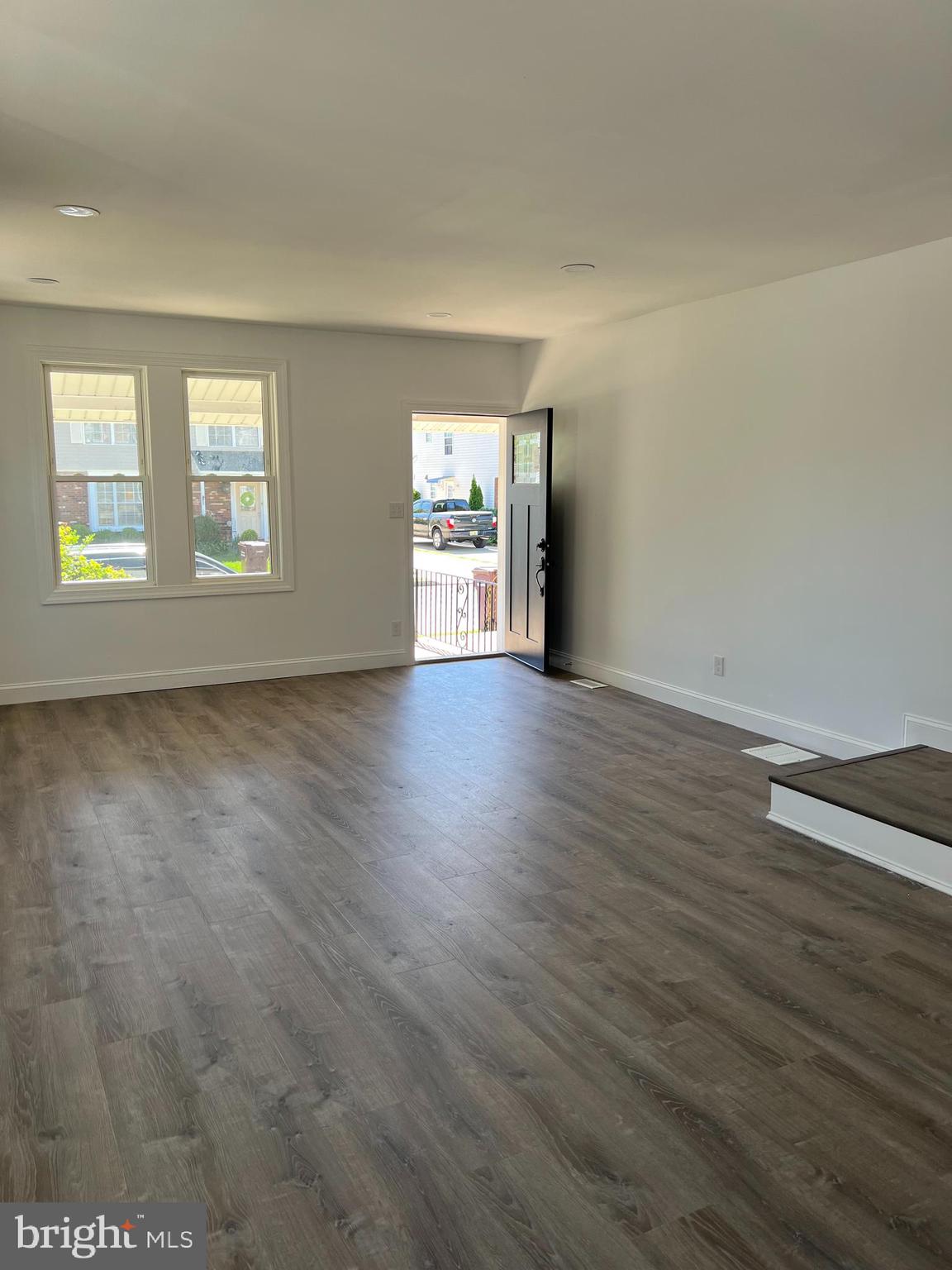 327 WHITTAKER STREET