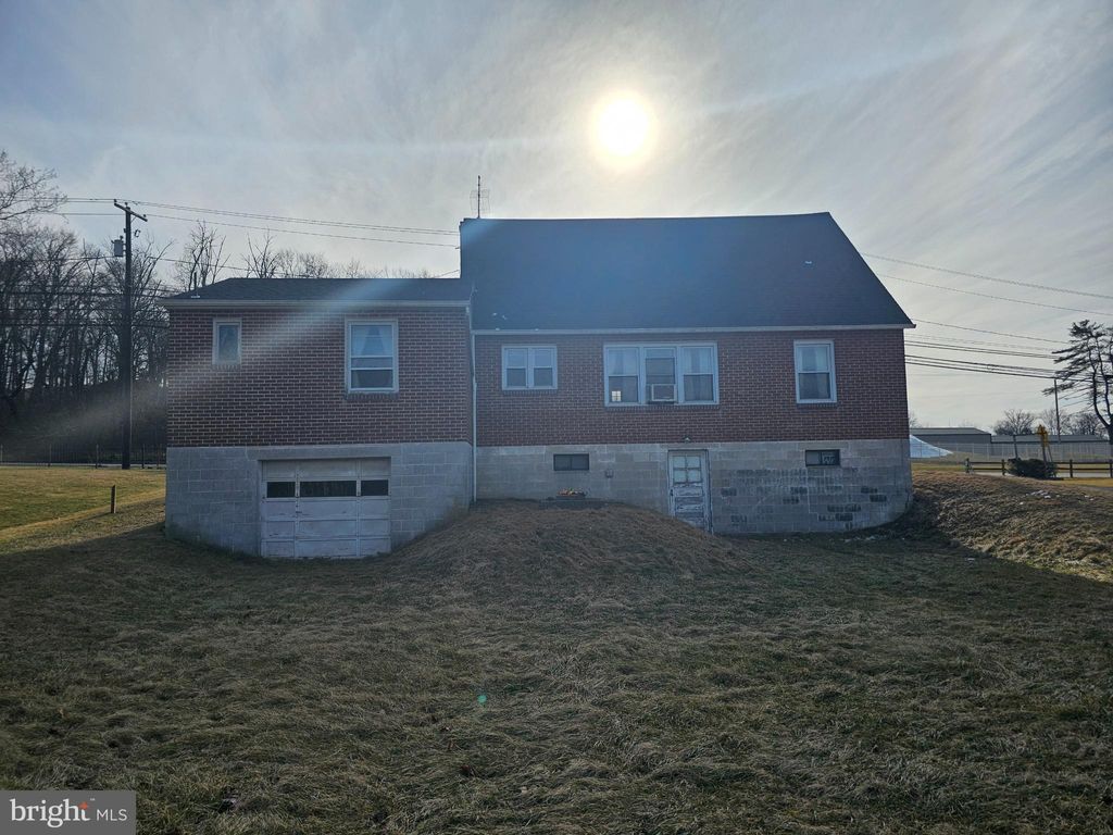 Photo of 2011 N Market Street, ELIZABETHTOWN, PA 17022 (MLS # PALA2053876)