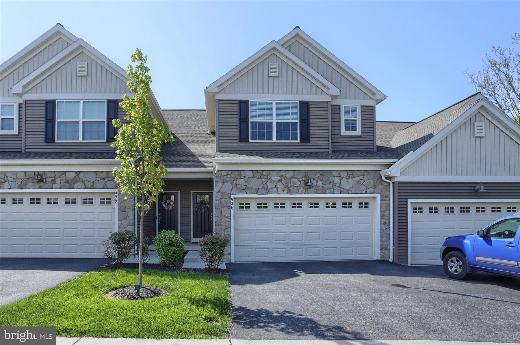 HANBURY COURT AT WINDING HILLS - Residential
