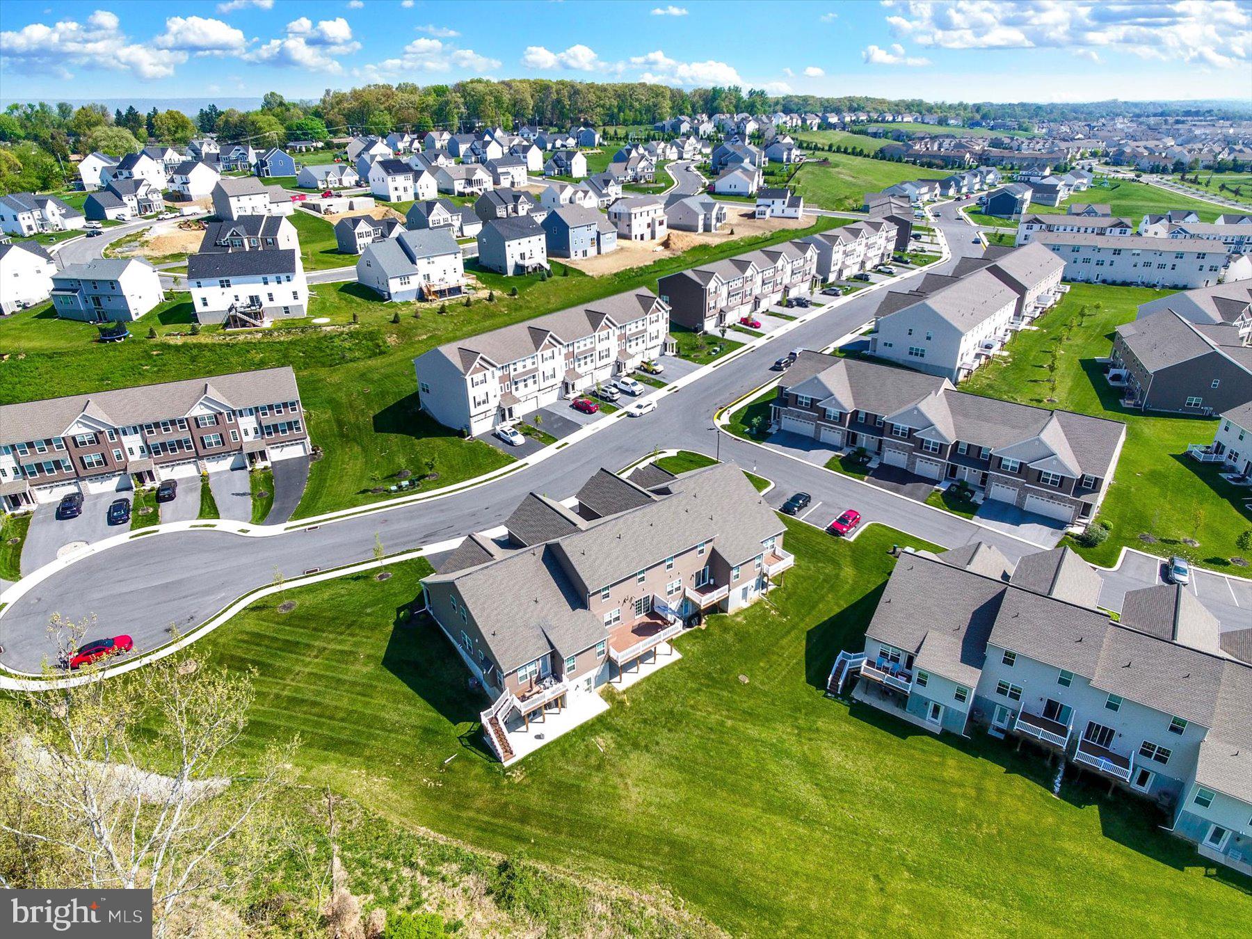 HANBURY COURT AT WINDING HILLS - Residential