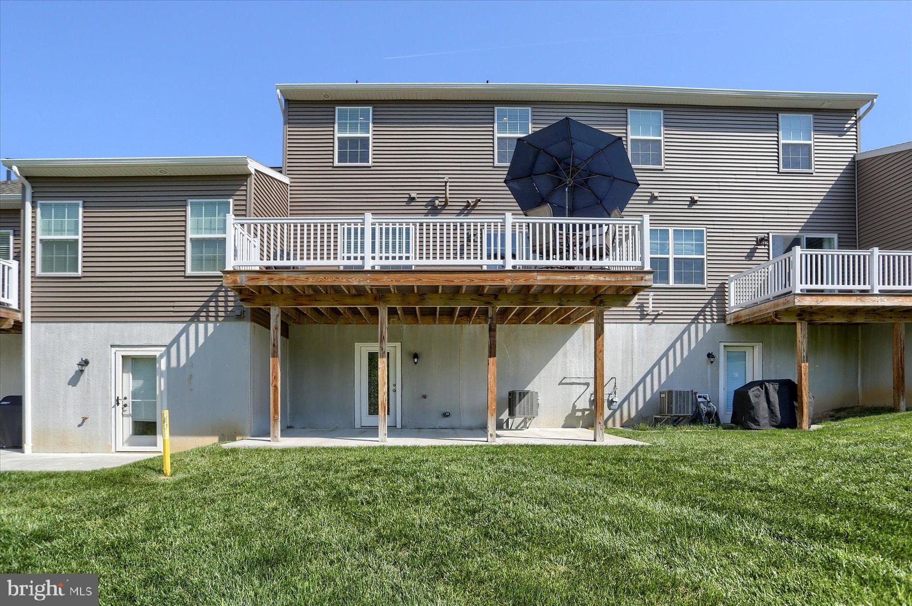 HANBURY COURT AT WINDING HILLS - Residential