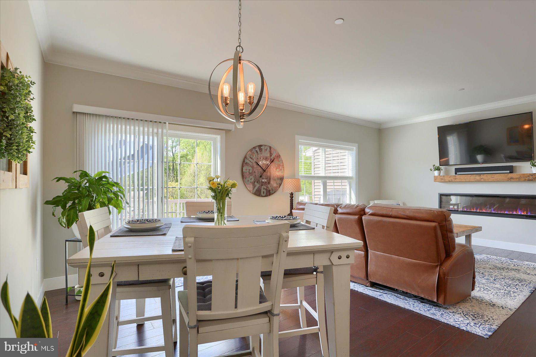 HANBURY COURT AT WINDING HILLS - Residential