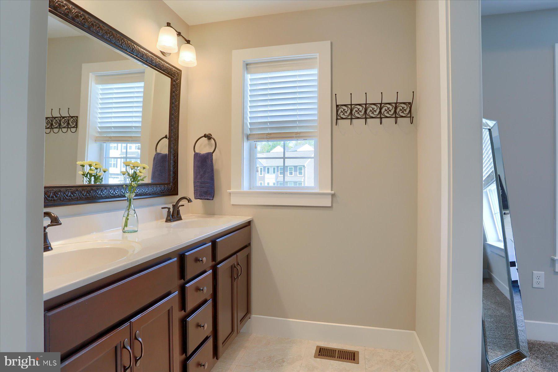 HANBURY COURT AT WINDING HILLS - Residential