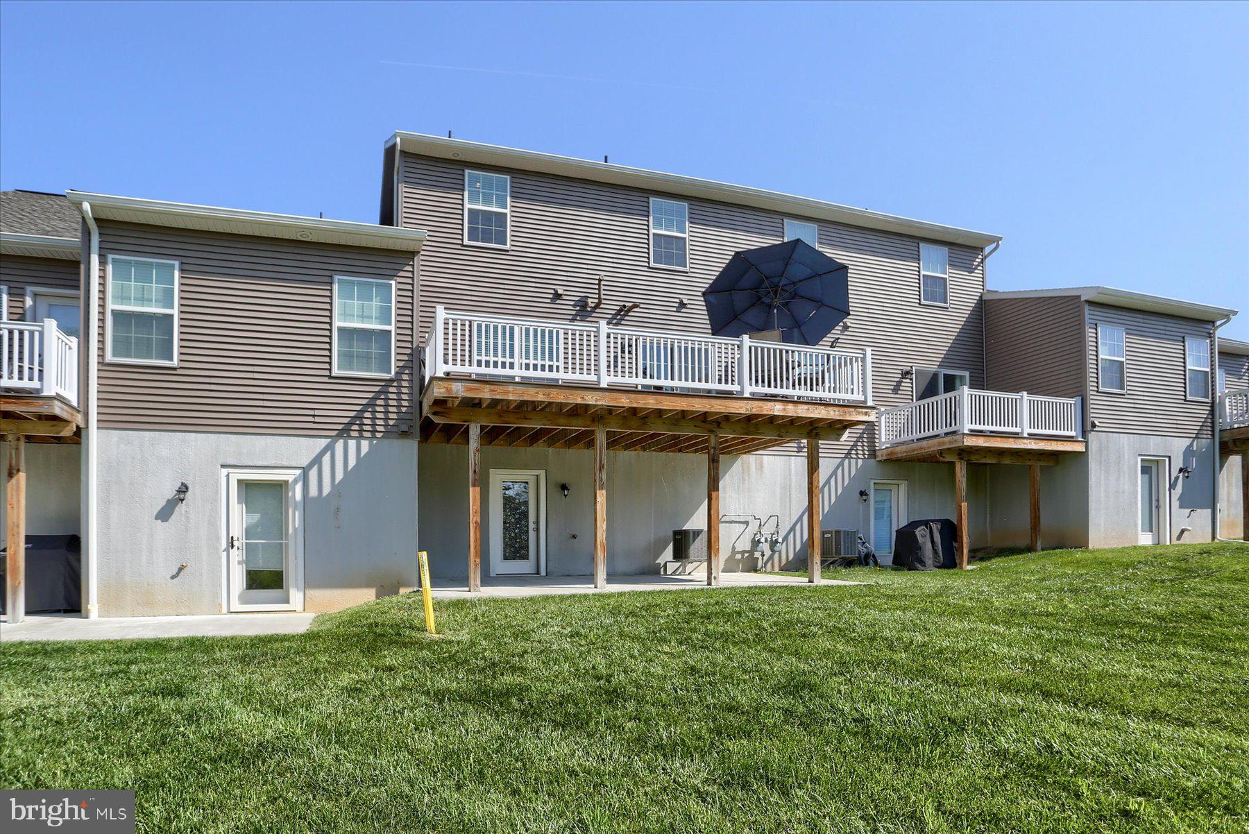 HANBURY COURT AT WINDING HILLS - Residential